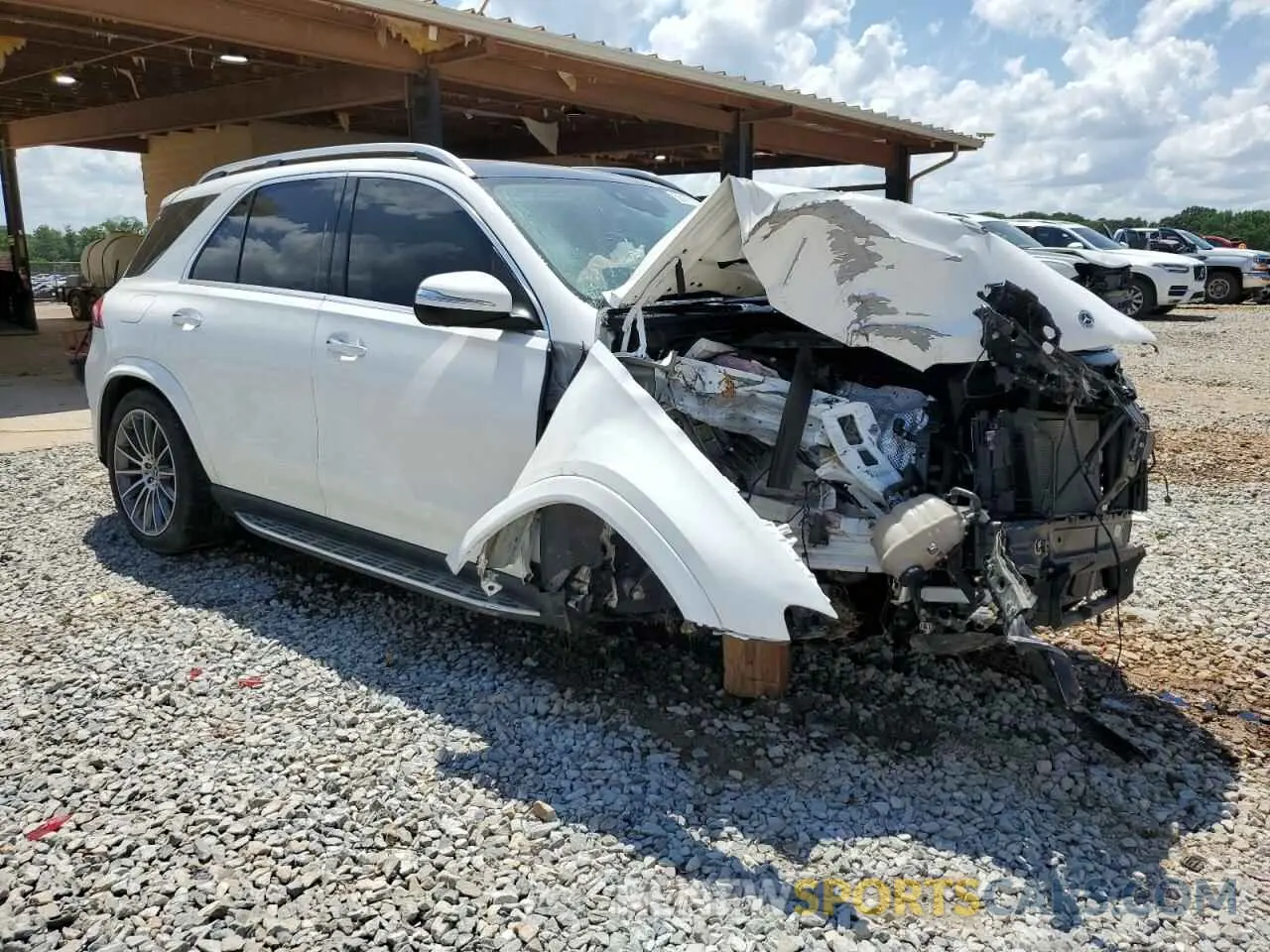 4 Photograph of a damaged car 4JGFB4JB7NA831438 MERCEDES-BENZ GLE-CLASS 2022