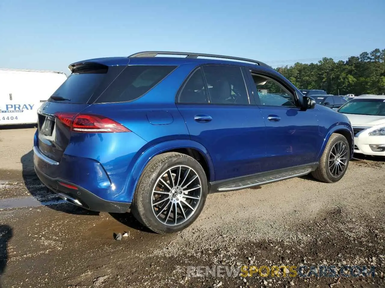 3 Photograph of a damaged car 4JGFB4JB8NA611399 MERCEDES-BENZ GLE-CLASS 2022