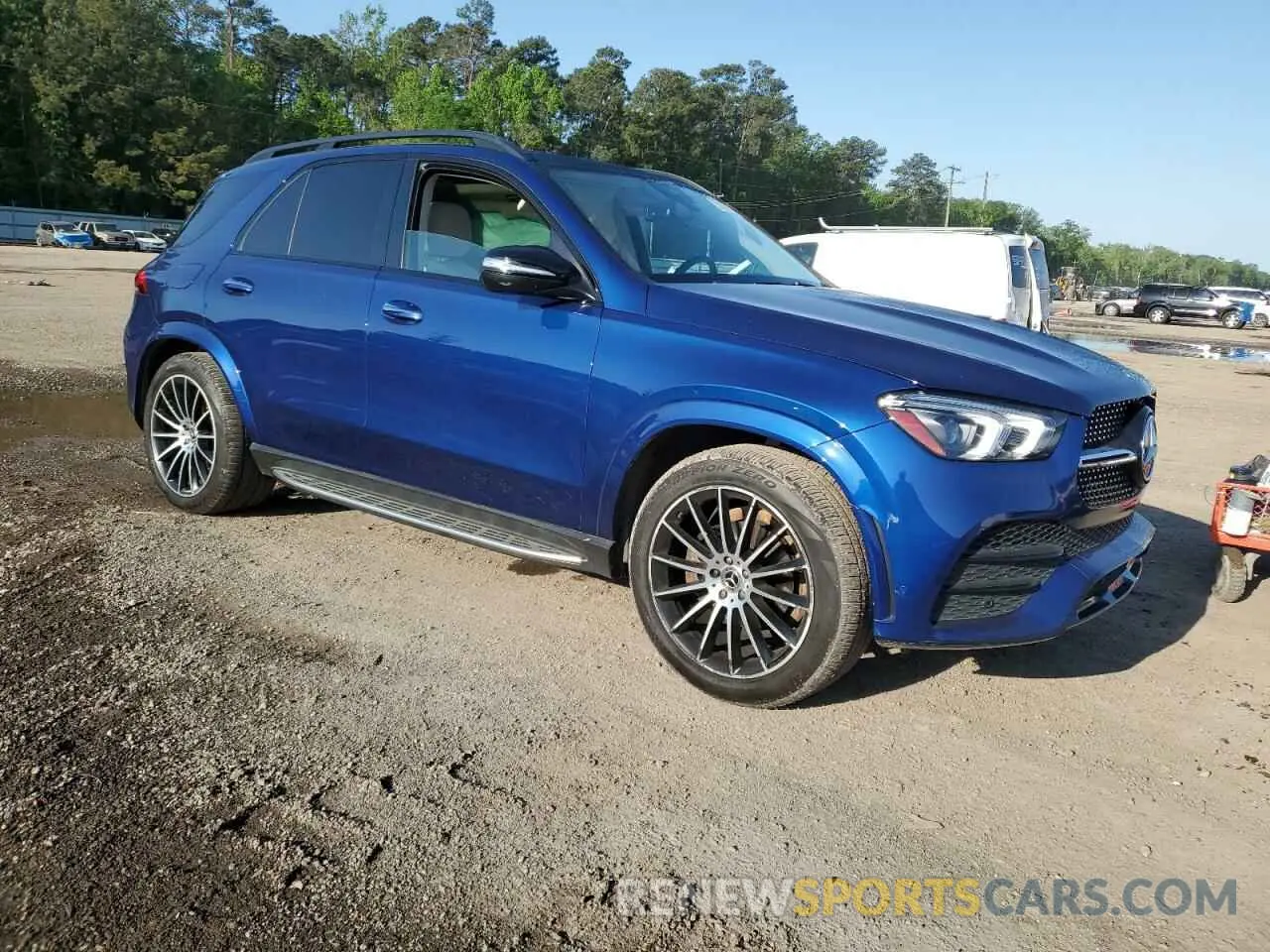 4 Photograph of a damaged car 4JGFB4JB8NA611399 MERCEDES-BENZ GLE-CLASS 2022