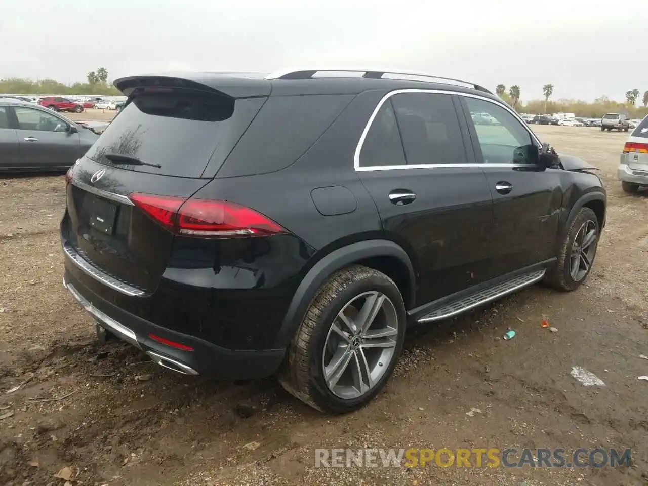 4 Photograph of a damaged car 4JGFB4JB9NA632391 MERCEDES-BENZ GLE-CLASS 2022