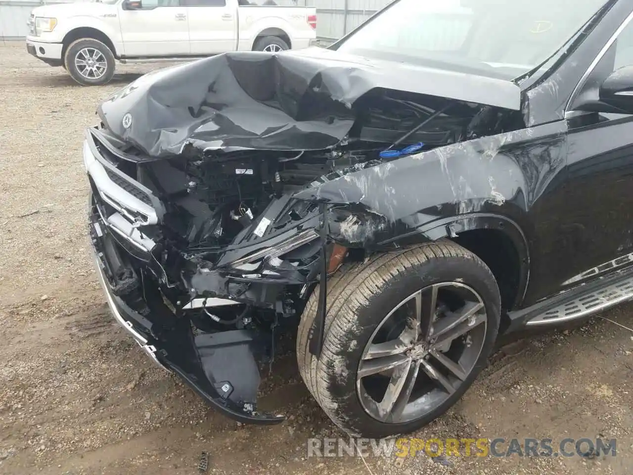 9 Photograph of a damaged car 4JGFB4JB9NA632391 MERCEDES-BENZ GLE-CLASS 2022