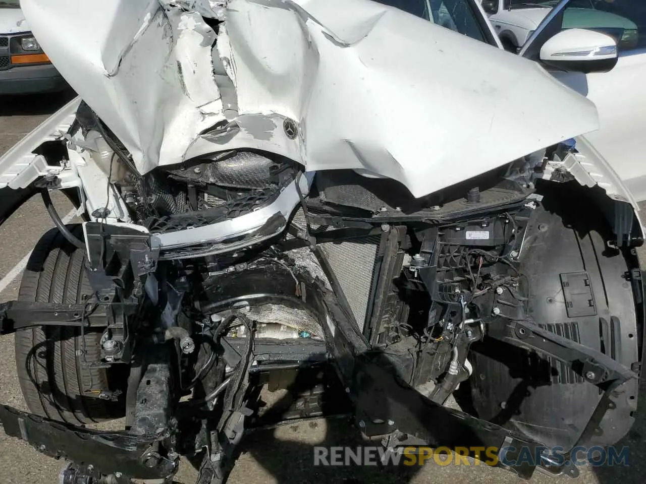 12 Photograph of a damaged car 4JGFB4JB9NA657954 MERCEDES-BENZ GLE-CLASS 2022