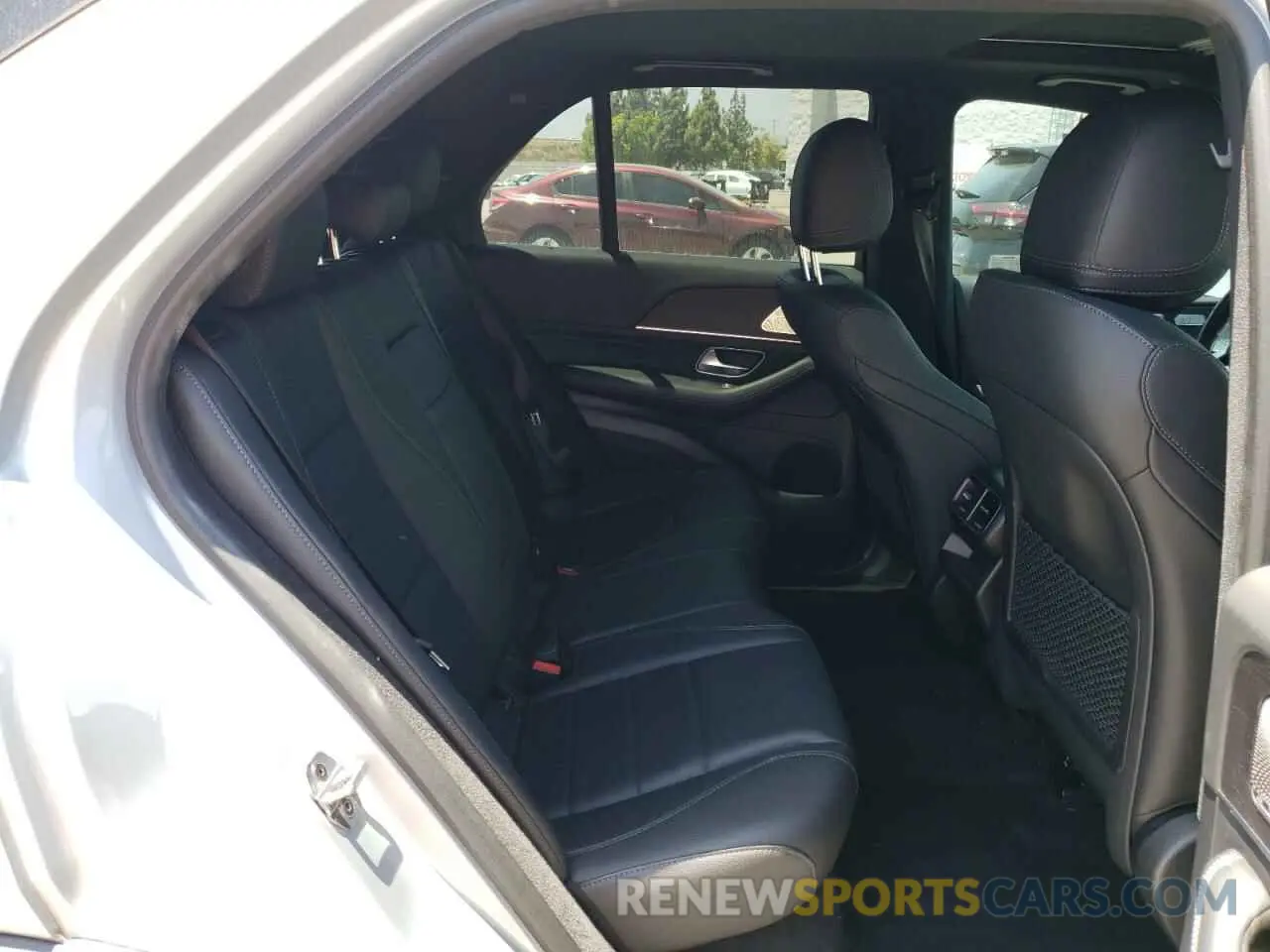 10 Photograph of a damaged car 4JGFB4JB9NA670414 MERCEDES-BENZ GLE-CLASS 2022