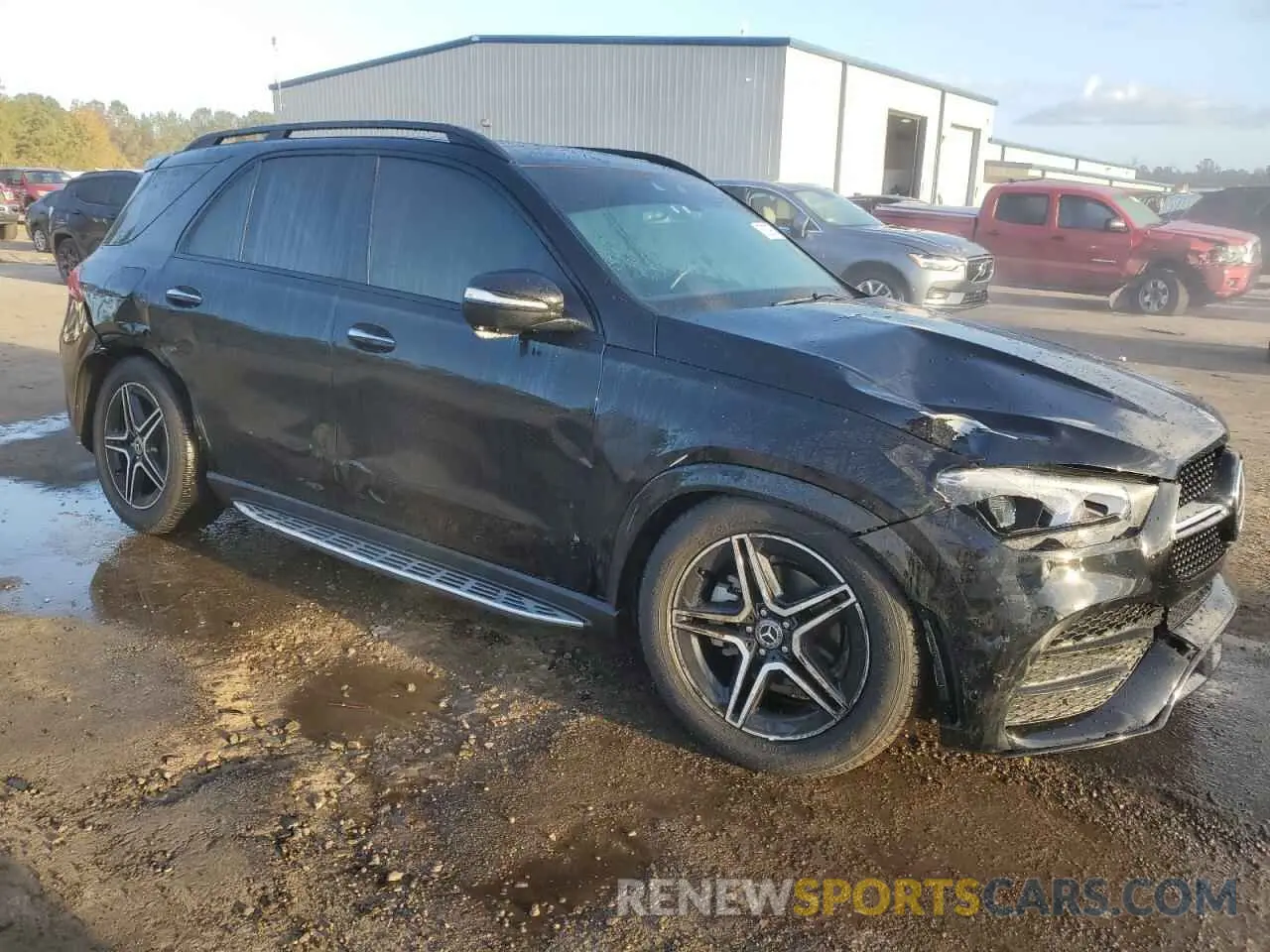 4 Photograph of a damaged car 4JGFB4JBXNA647675 MERCEDES-BENZ GLE-CLASS 2022
