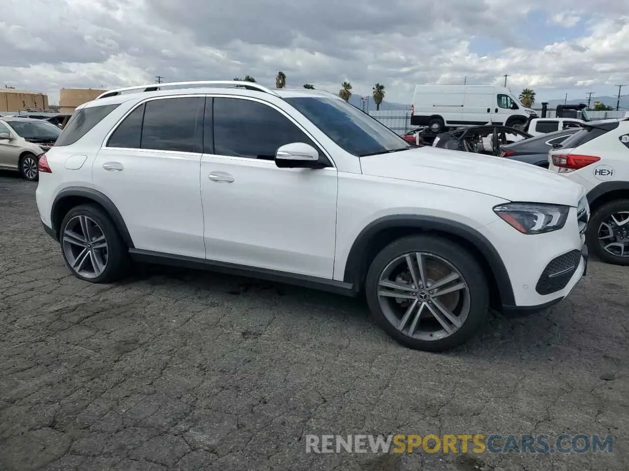 4 Photograph of a damaged car 4JGFB4KB0NA739263 MERCEDES-BENZ GLE-CLASS 2022