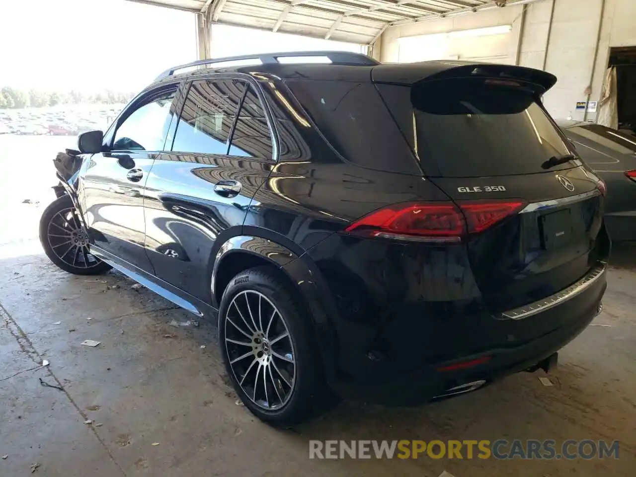 2 Photograph of a damaged car 4JGFB4KB1NA587378 MERCEDES-BENZ GLE-CLASS 2022