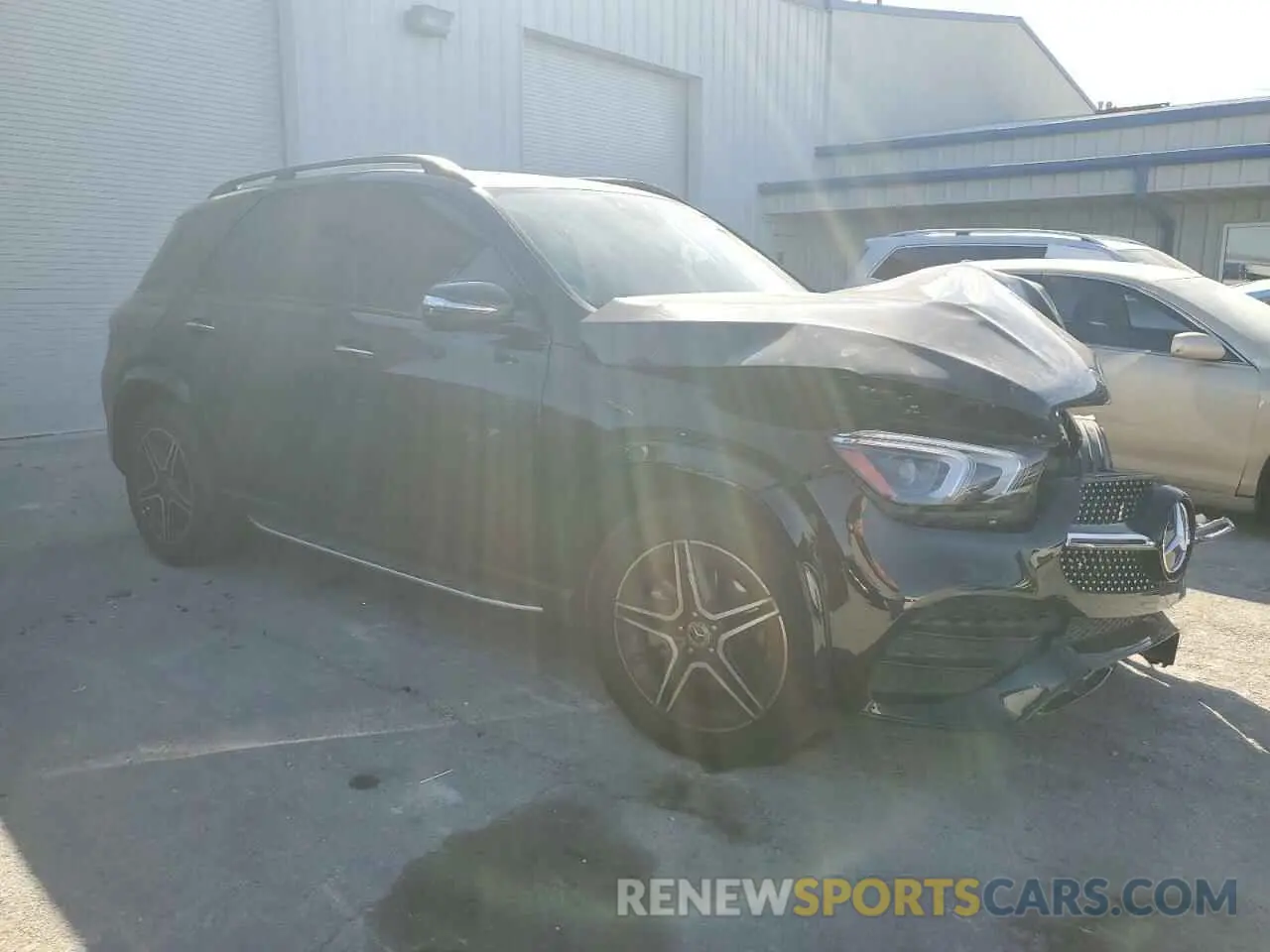 4 Photograph of a damaged car 4JGFB4KB5NA752624 MERCEDES-BENZ GLE-CLASS 2022