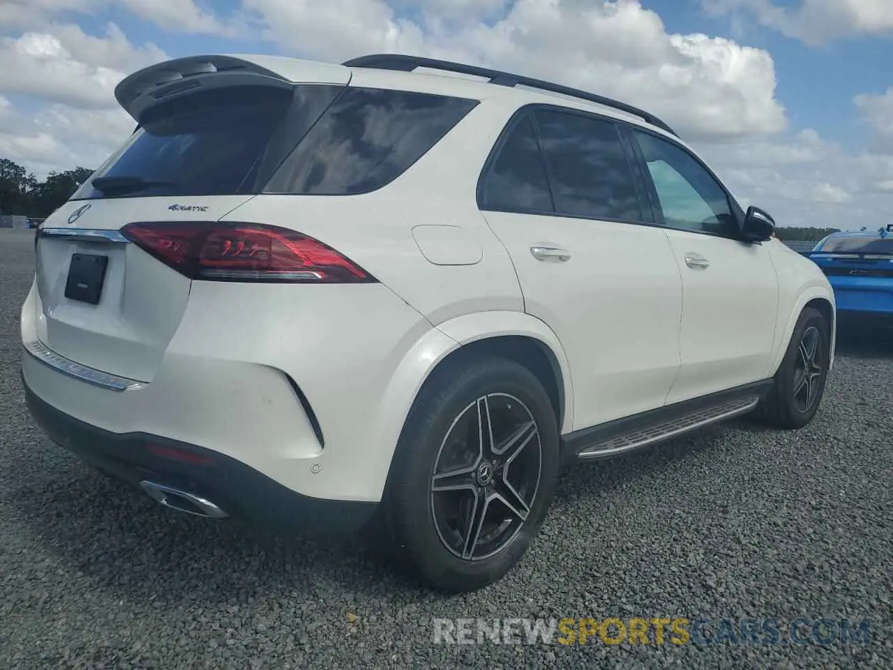 3 Photograph of a damaged car 4JGFB4KB6NA655786 MERCEDES-BENZ GLE-CLASS 2022