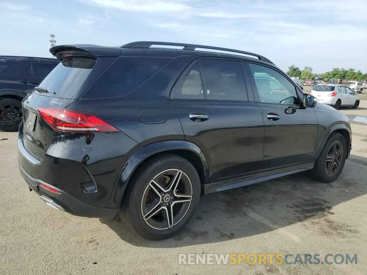 3 Photograph of a damaged car 4JGFB4KB7NA808885 MERCEDES-BENZ GLE-CLASS 2022