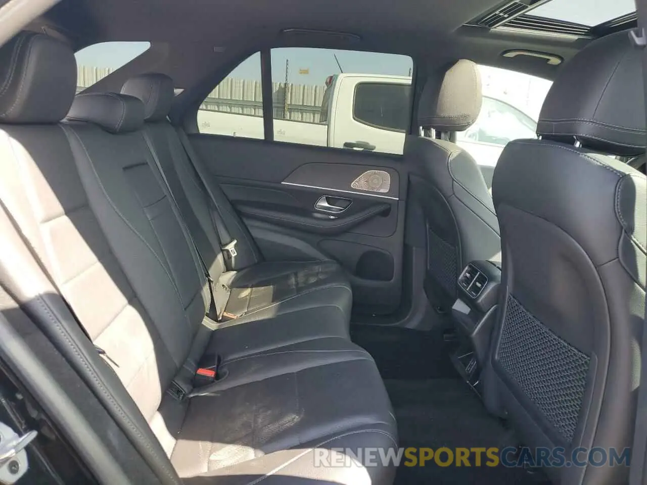 11 Photograph of a damaged car 4JGFB4KB8NA604077 MERCEDES-BENZ GLE-CLASS 2022