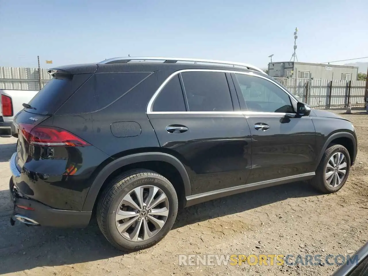 3 Photograph of a damaged car 4JGFB4KB8NA604077 MERCEDES-BENZ GLE-CLASS 2022