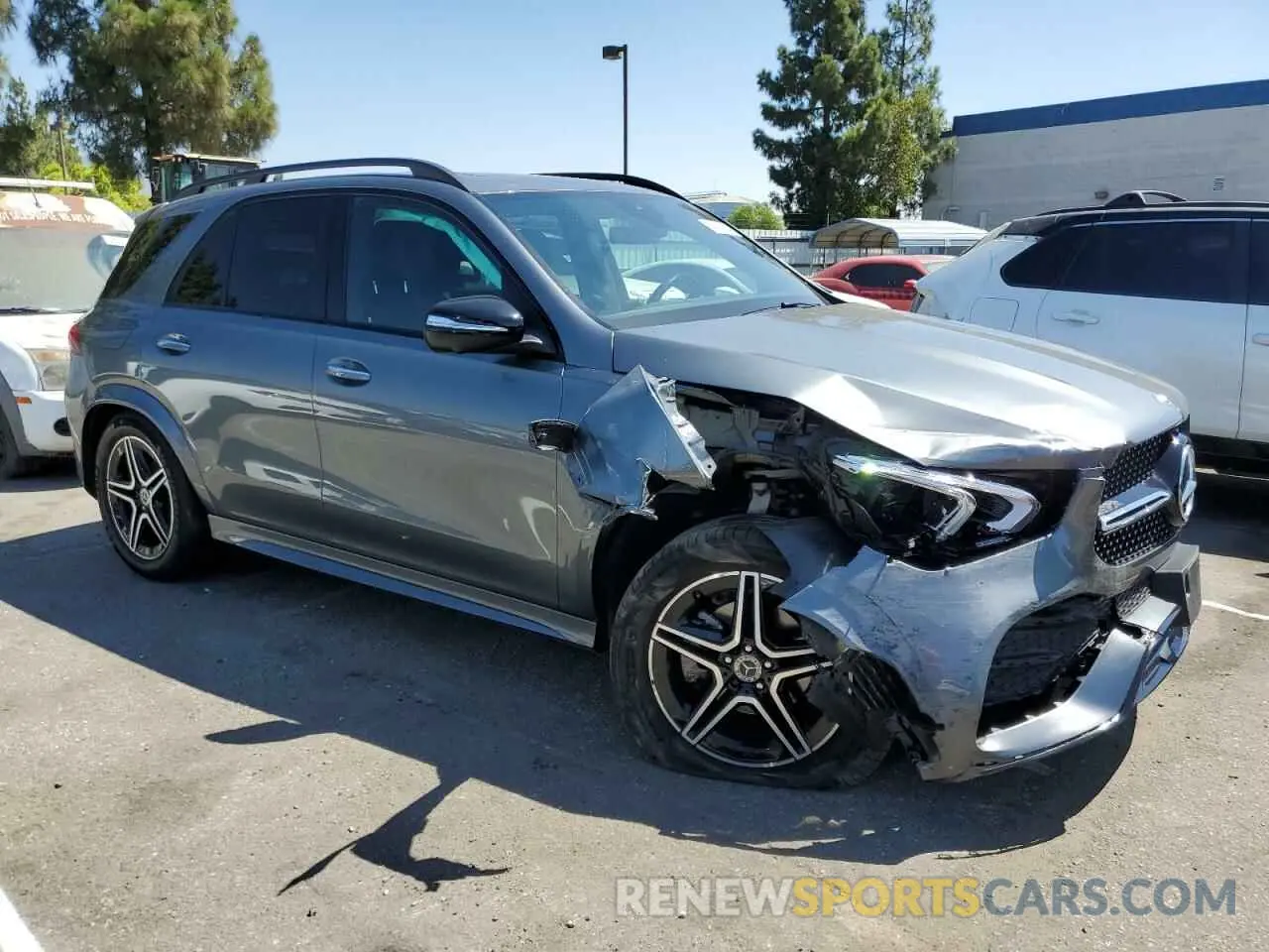 4 Photograph of a damaged car 4JGFB4KB9NA627383 MERCEDES-BENZ GLE-CLASS 2022