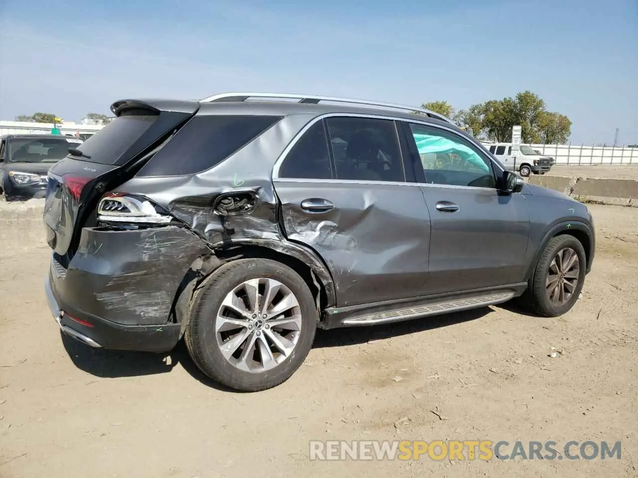 3 Photograph of a damaged car 4JGFB4KB9NA778823 MERCEDES-BENZ GLE-CLASS 2022
