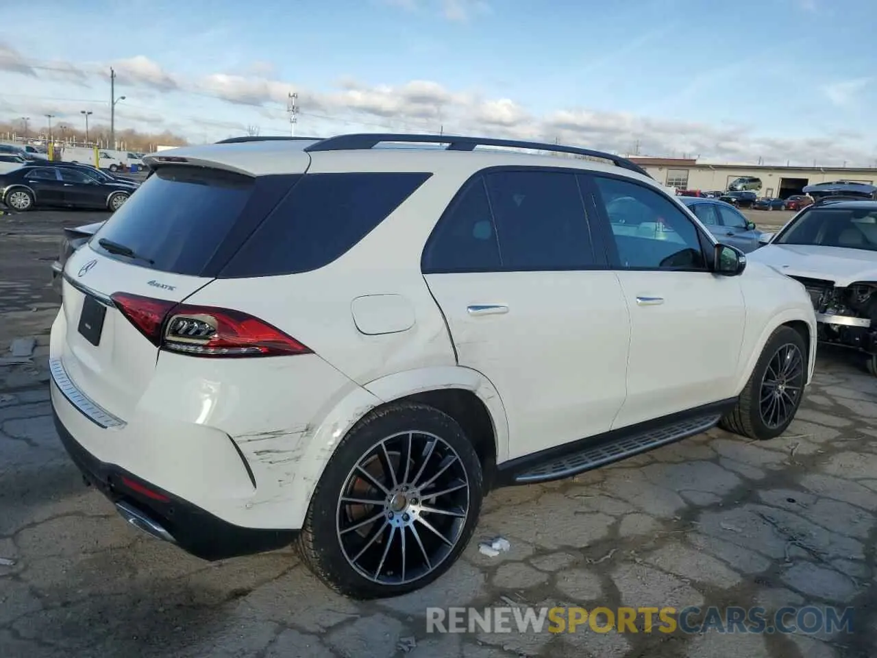 3 Photograph of a damaged car 4JGFB4KB9NA799932 MERCEDES-BENZ GLE-CLASS 2022