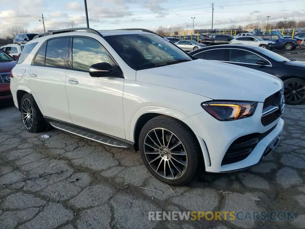 4 Photograph of a damaged car 4JGFB4KB9NA799932 MERCEDES-BENZ GLE-CLASS 2022
