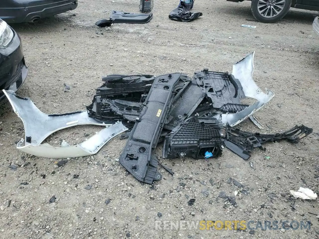 13 Photograph of a damaged car 4JGFB4KE6NA769958 MERCEDES-BENZ GLE-CLASS 2022