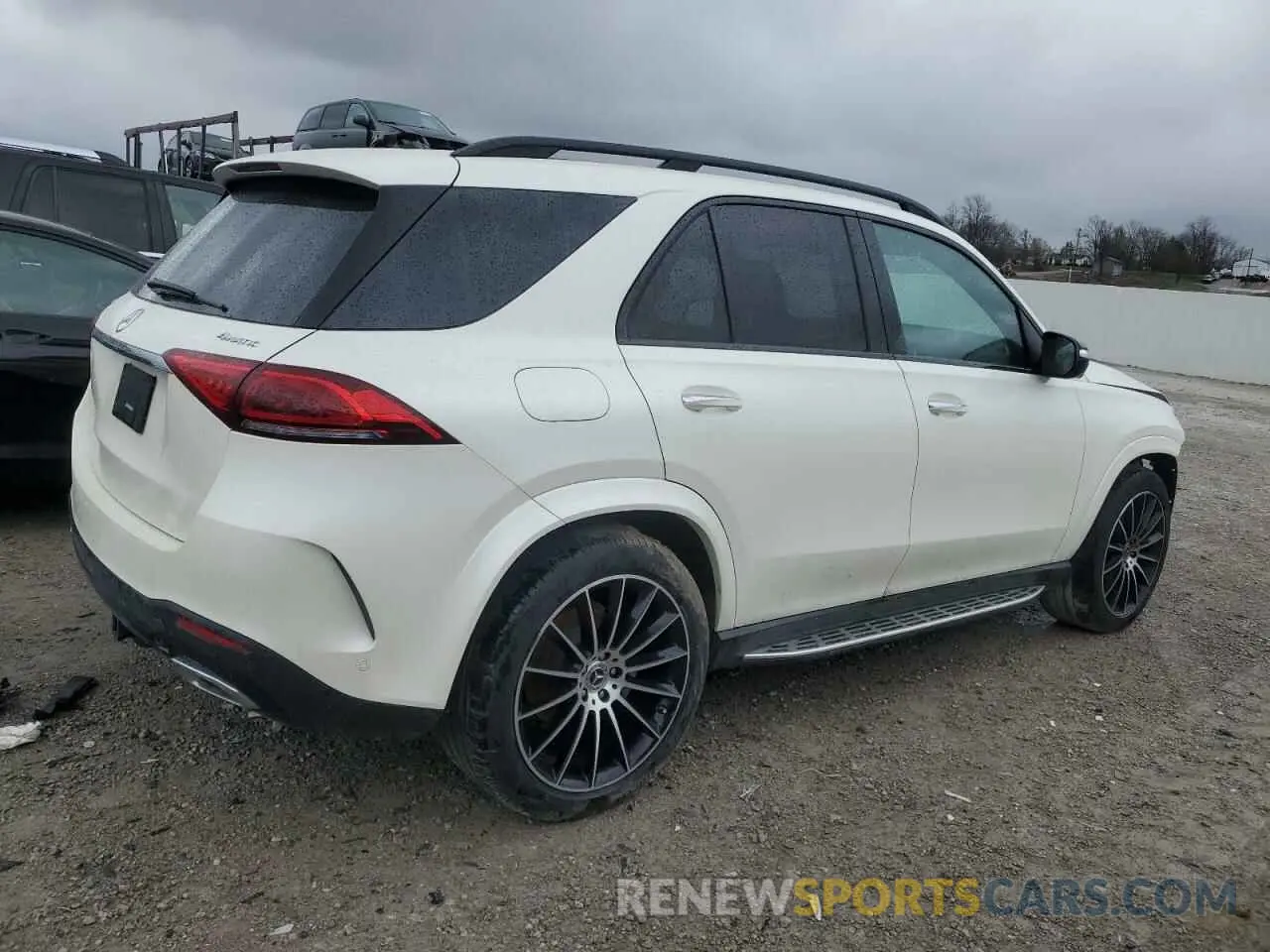 3 Photograph of a damaged car 4JGFB4KE6NA769958 MERCEDES-BENZ GLE-CLASS 2022