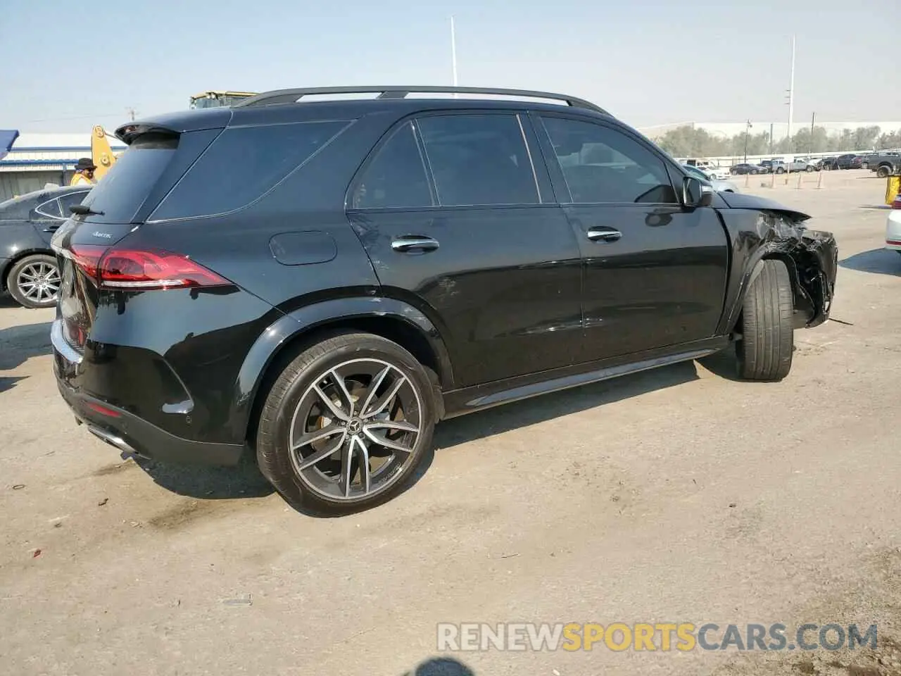 3 Photograph of a damaged car 4JGFB5KB0NA631599 MERCEDES-BENZ GLE-CLASS 2022