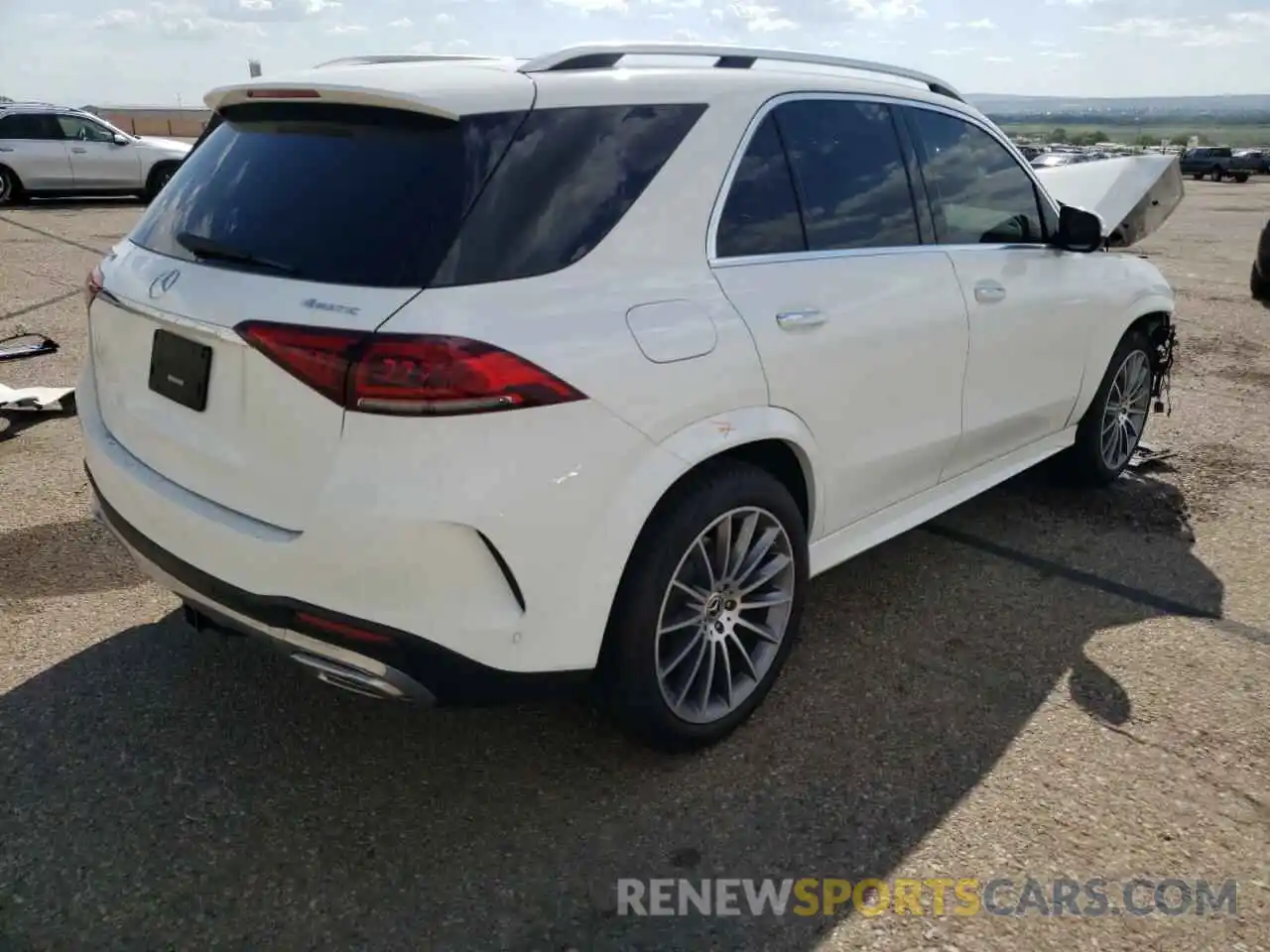 4 Photograph of a damaged car 4JGFB5KB0NA701344 MERCEDES-BENZ GLE-CLASS 2022