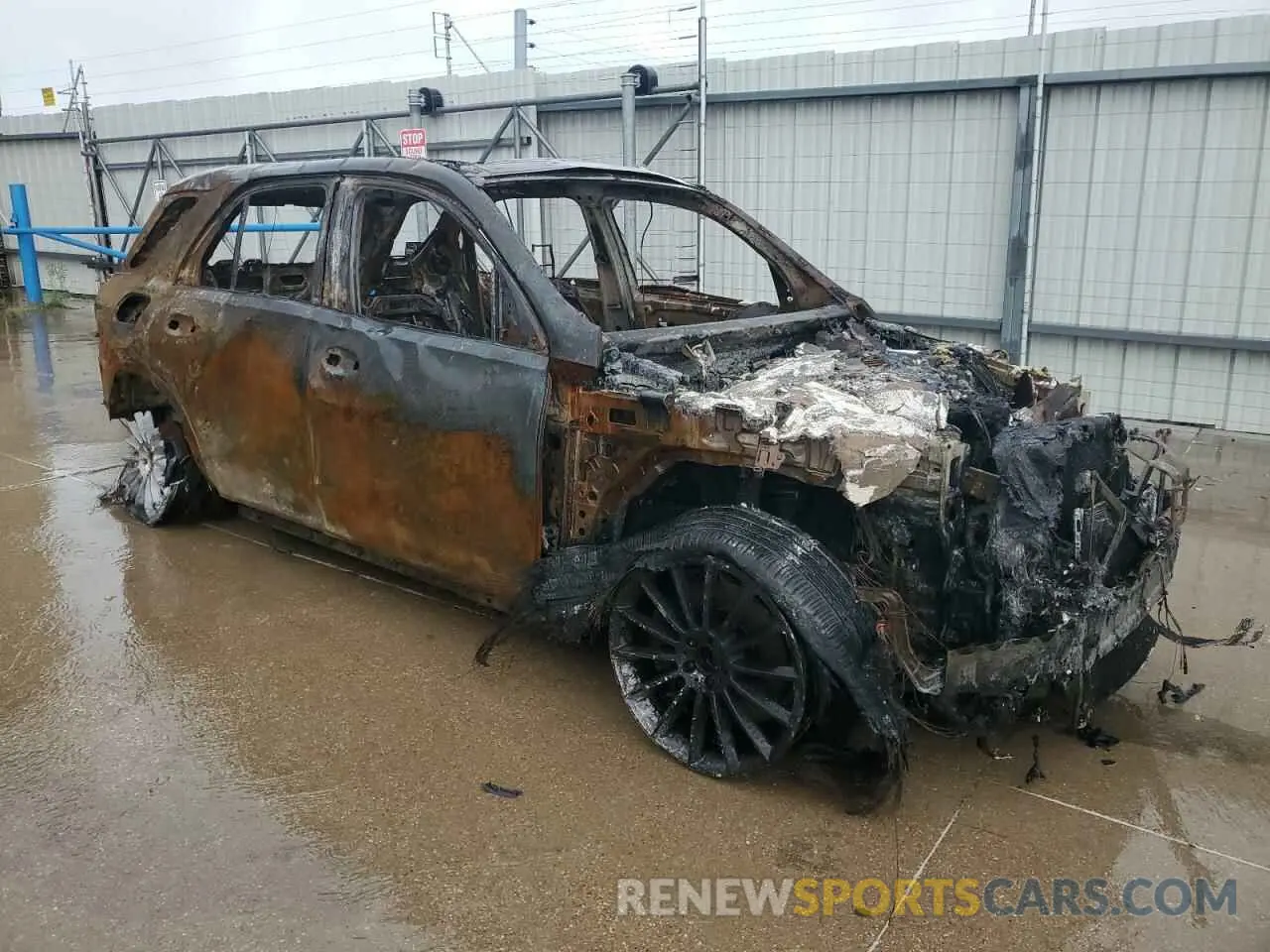 4 Photograph of a damaged car 4JGFB5KB2NA628428 MERCEDES-BENZ GLE-CLASS 2022
