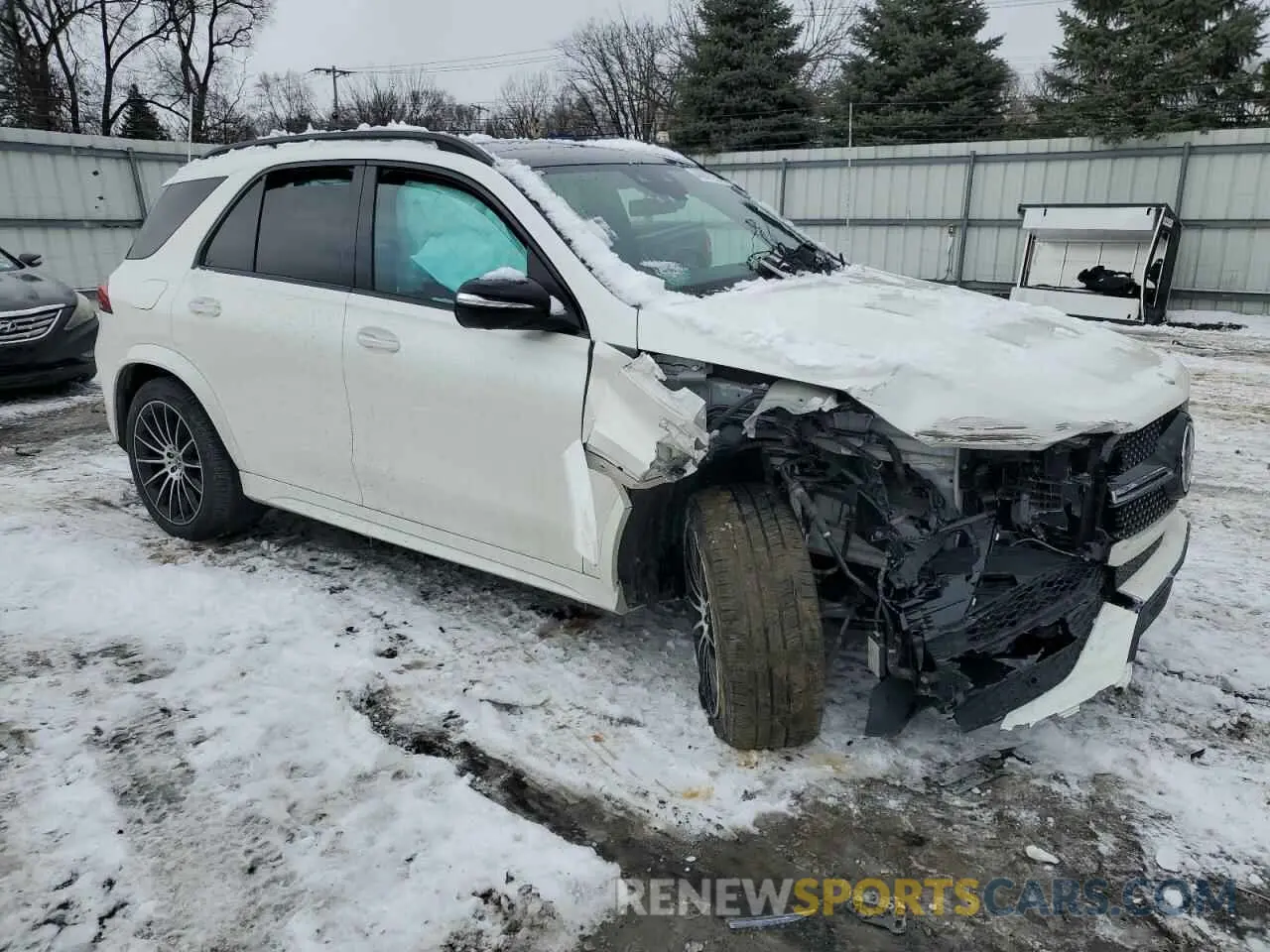 4 Photograph of a damaged car 4JGFB5KB3NA624680 MERCEDES-BENZ GLE-CLASS 2022
