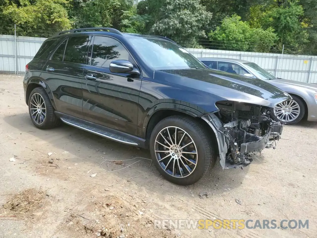 4 Photograph of a damaged car 4JGFB5KE9NA596152 MERCEDES-BENZ GLE-CLASS 2022