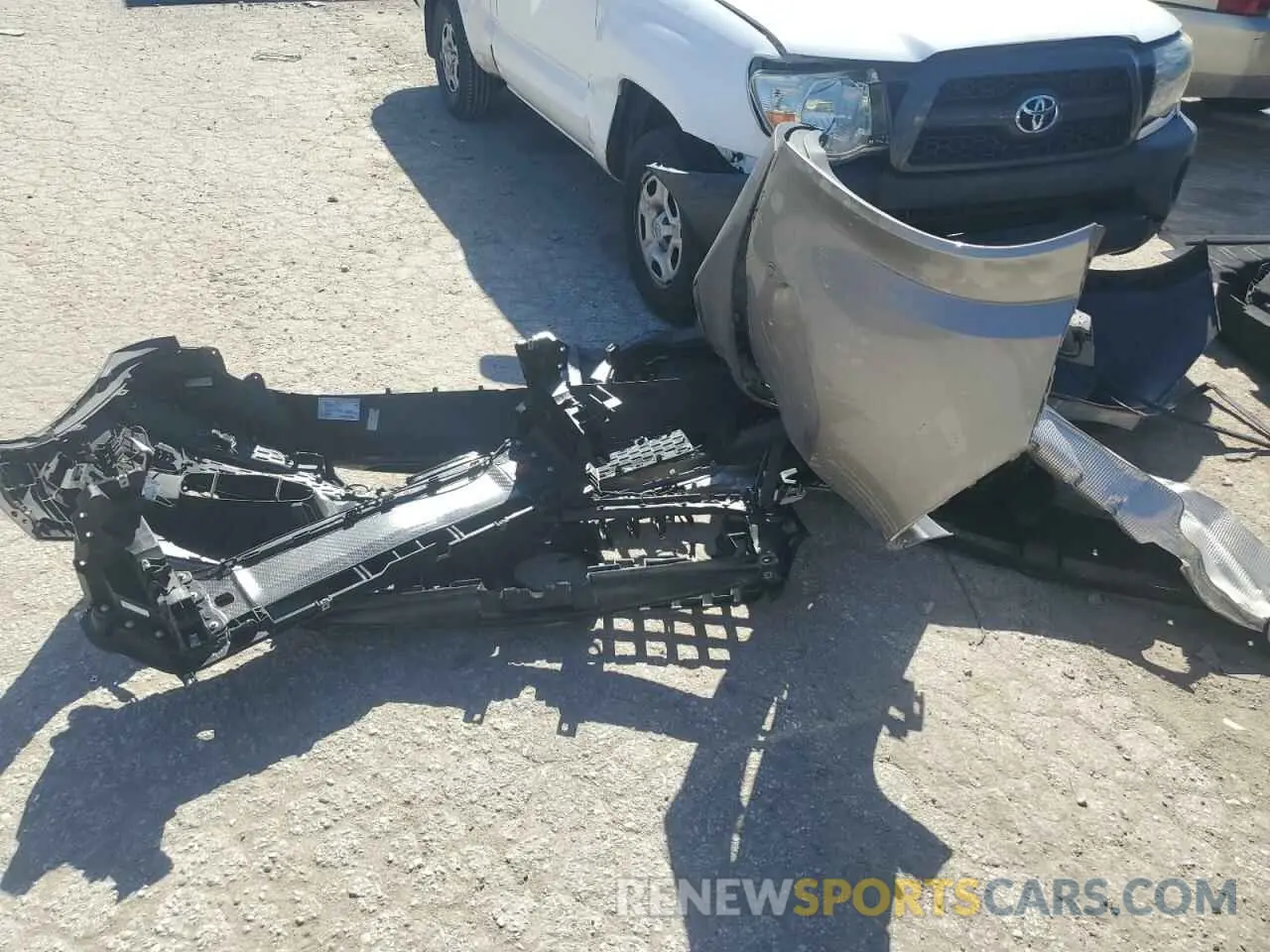 13 Photograph of a damaged car 4JGFB6BB3NA593467 MERCEDES-BENZ GLE-CLASS 2022