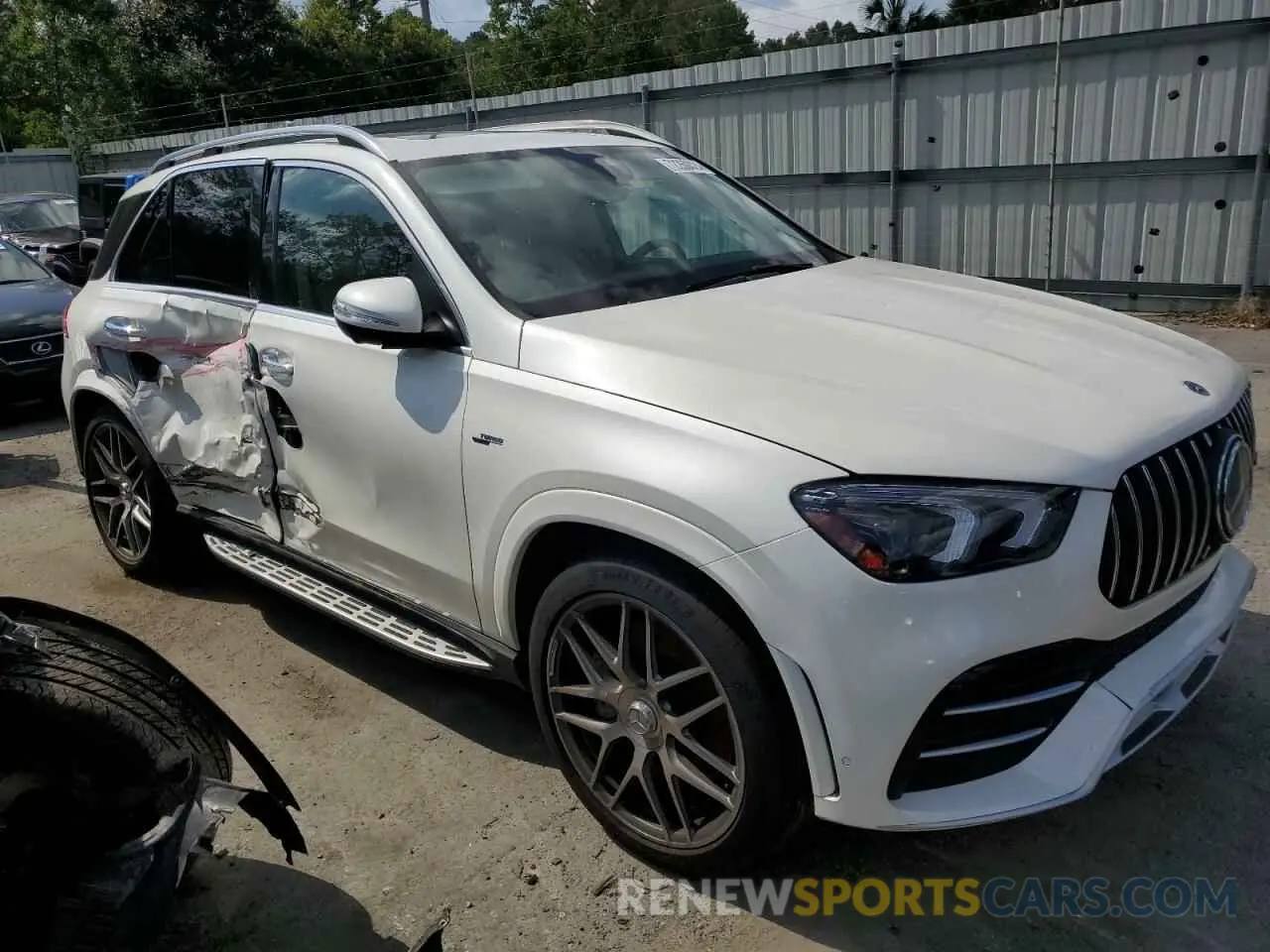4 Photograph of a damaged car 4JGFB6BB4NA592117 MERCEDES-BENZ GLE-CLASS 2022