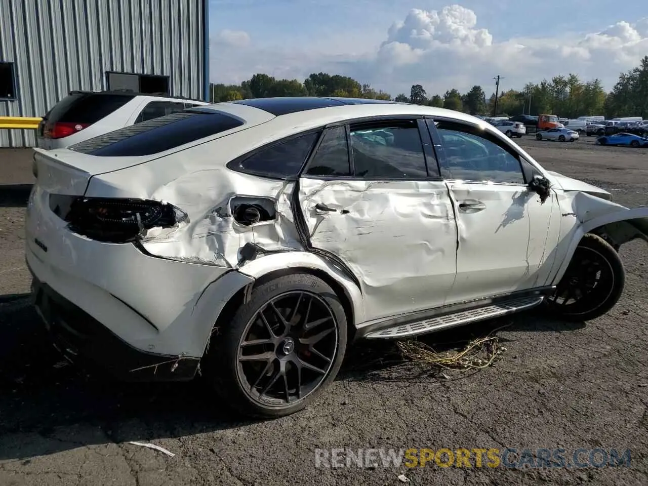 3 Photograph of a damaged car 4JGFD8KB9NA779942 MERCEDES-BENZ GLE-CLASS 2022