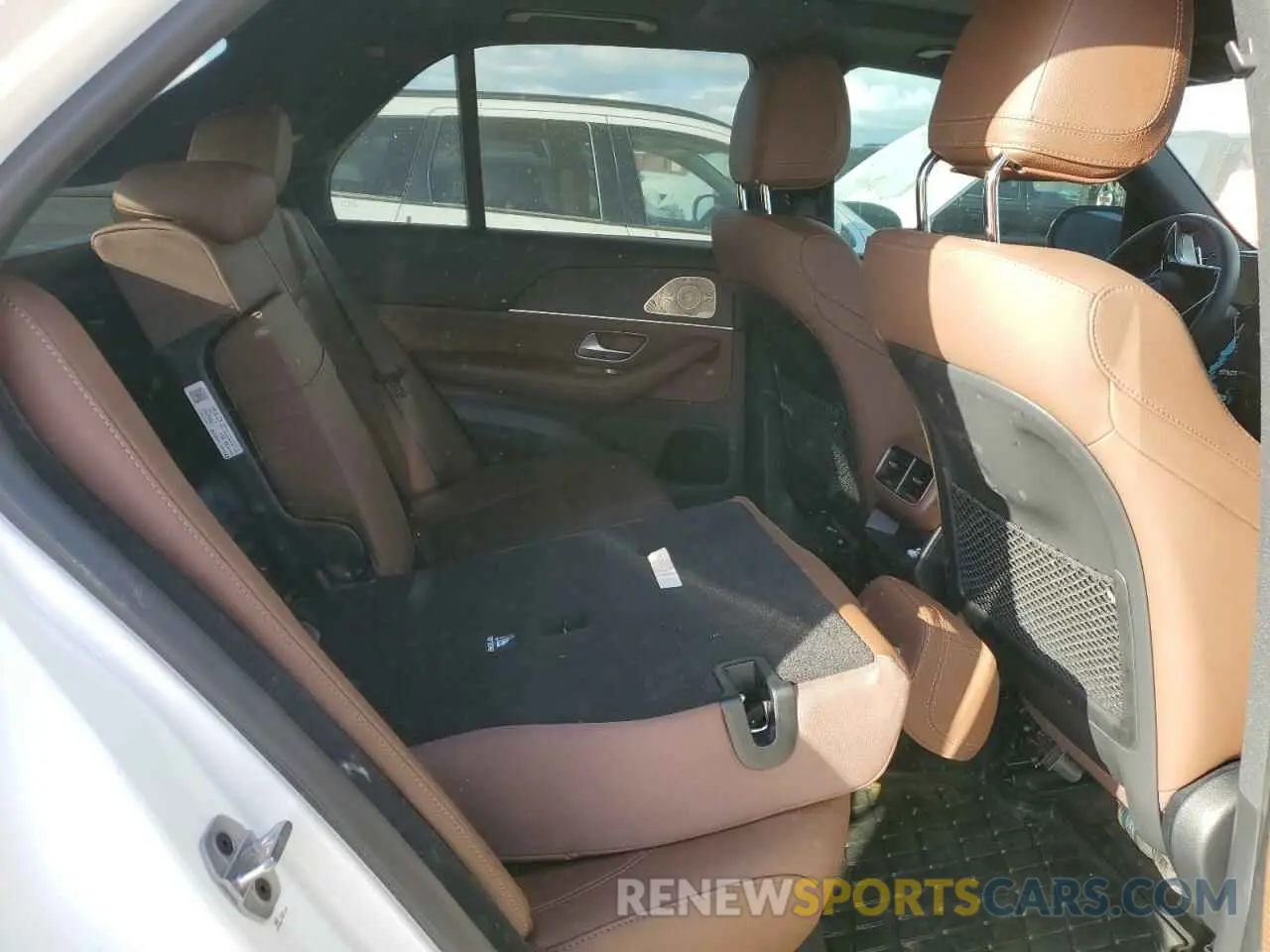 11 Photograph of a damaged car 4JGFB4FB0RB010867 MERCEDES-BENZ GLE-CLASS 2024