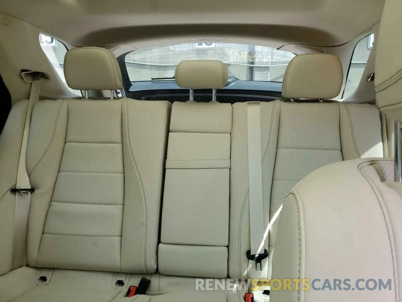 10 Photograph of a damaged car 4JGFB4FB6RB095276 MERCEDES-BENZ GLE-CLASS 2024