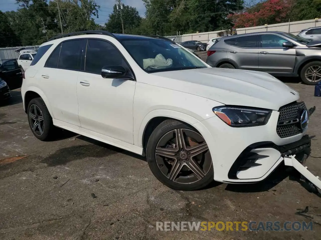 4 Photograph of a damaged car 4JGFB4FBXRB111799 MERCEDES-BENZ GLE-CLASS 2024