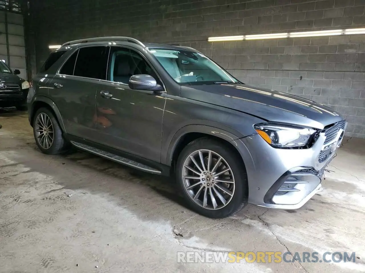 4 Photograph of a damaged car 4JGFB8FBXRB204068 MERCEDES-BENZ GLE-CLASS 2024