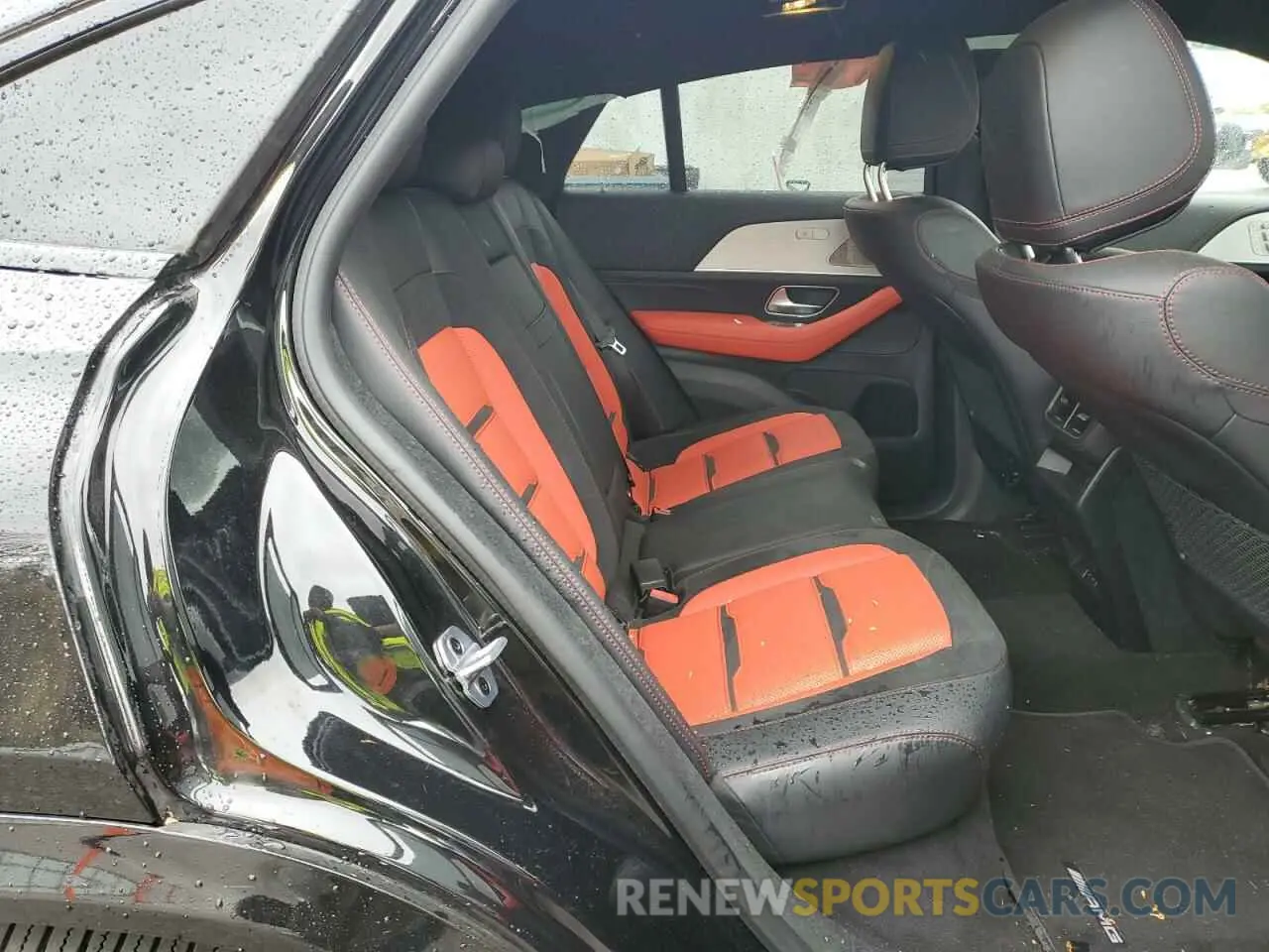 10 Photograph of a damaged car 4JGFD6BB1RB009495 MERCEDES-BENZ GLE-CLASS 2024
