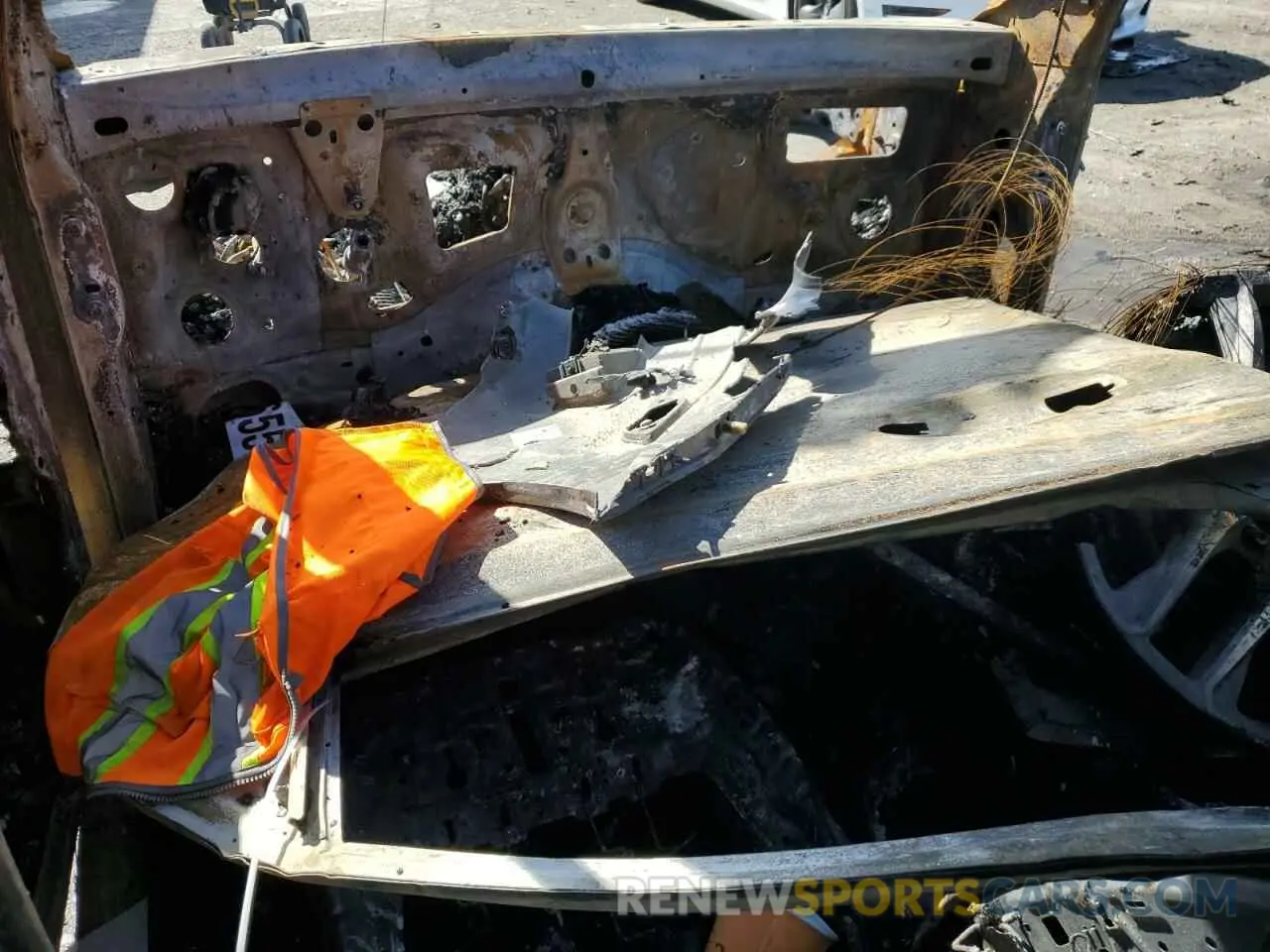 8 Photograph of a damaged car 4JGFD6BB4RB220125 MERCEDES-BENZ GLE-CLASS 2024