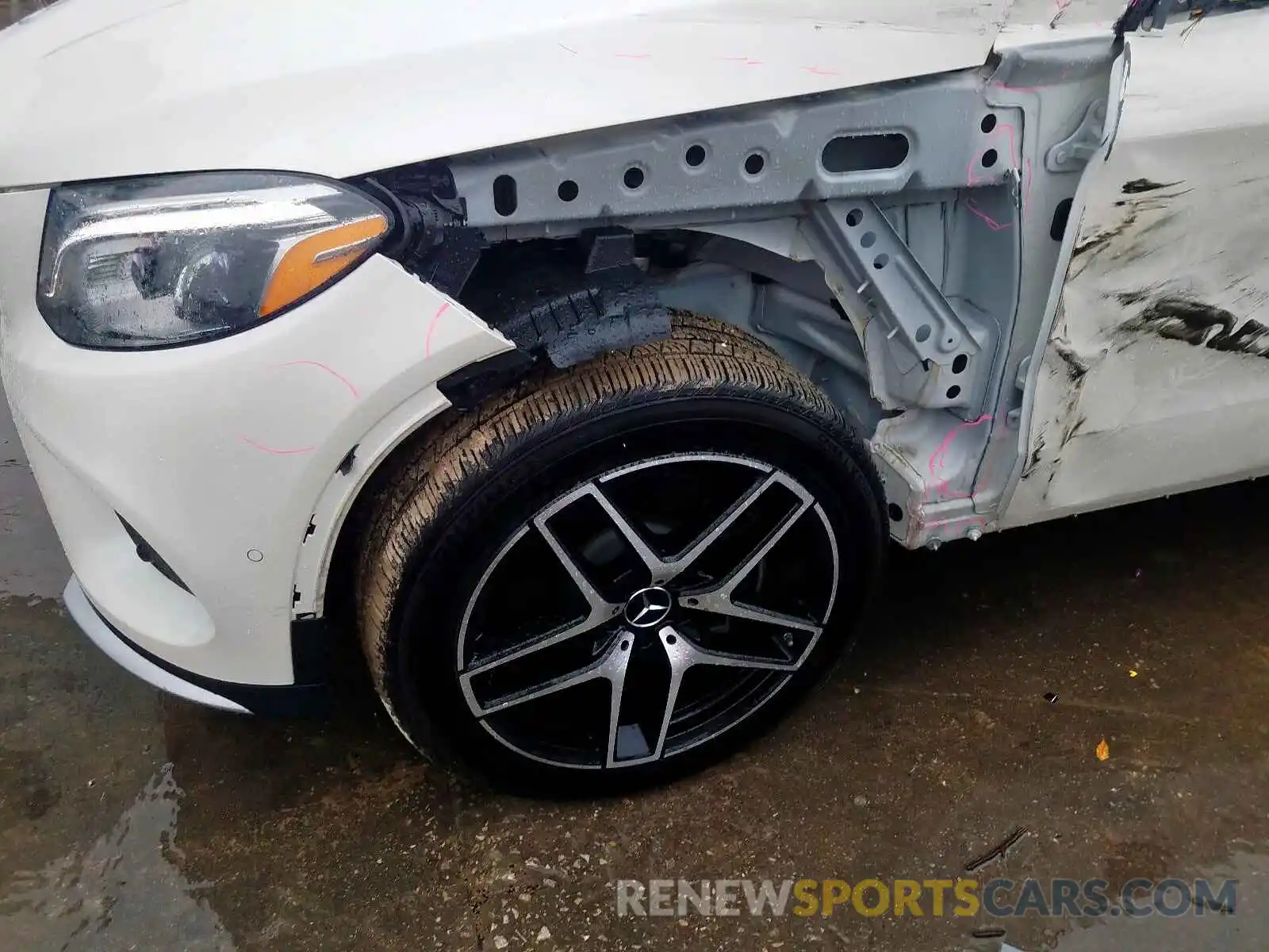 9 Photograph of a damaged car 4JGED6EB8KA135534 MERCEDES-BENZ GLE COUPE 2019