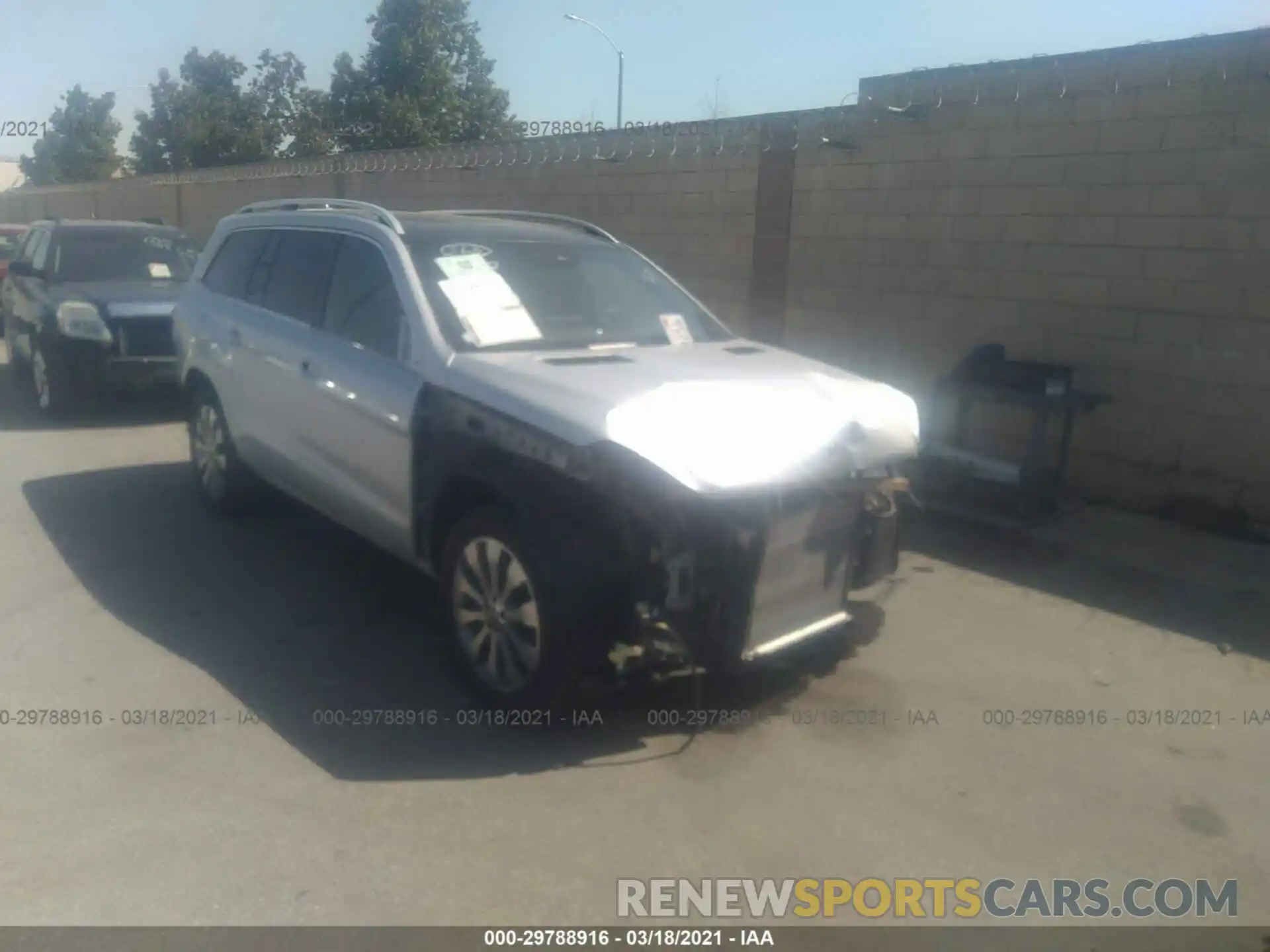 1 Photograph of a damaged car 4JGDF6EE3KB217035 MERCEDES-BENZ GLS 2019