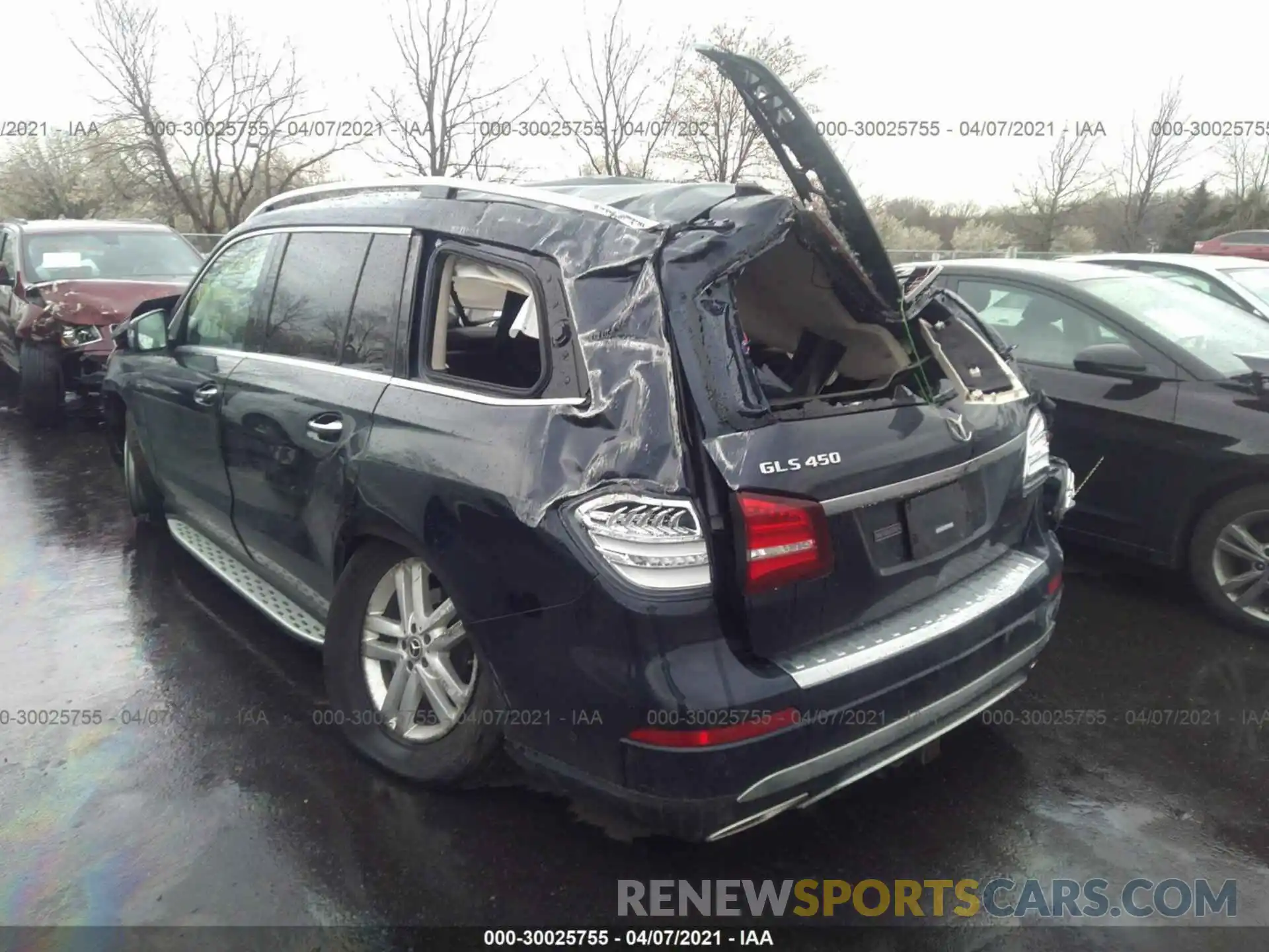 3 Photograph of a damaged car 4JGDF6EE3KB227581 MERCEDES-BENZ GLS 2019