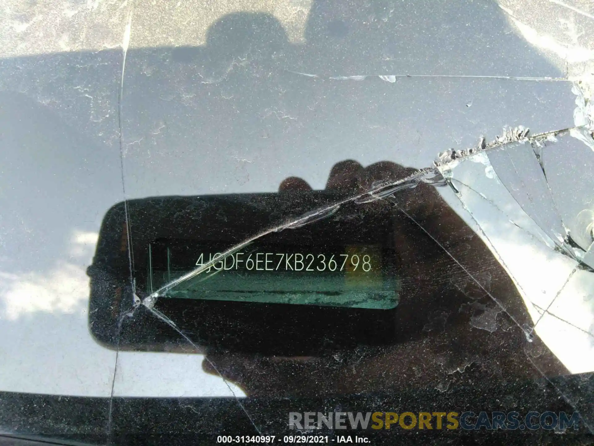 9 Photograph of a damaged car 4JGDF6EE7KB236798 MERCEDES-BENZ GLS 2019