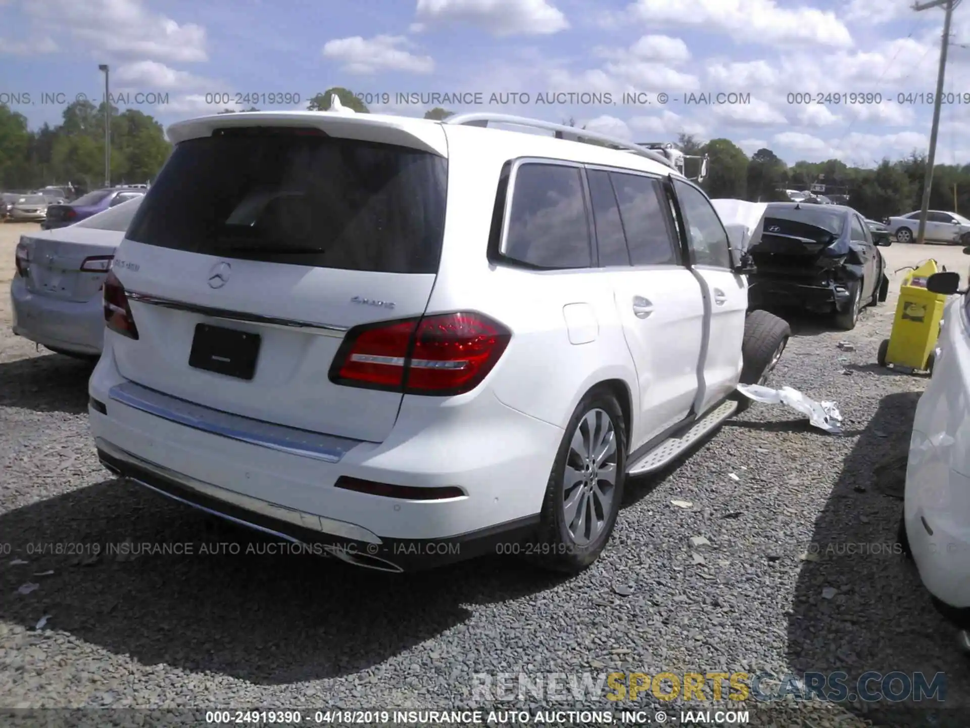 4 Photograph of a damaged car 4JGDF6EE8KB227396 MERCEDES-BENZ GLS 2019