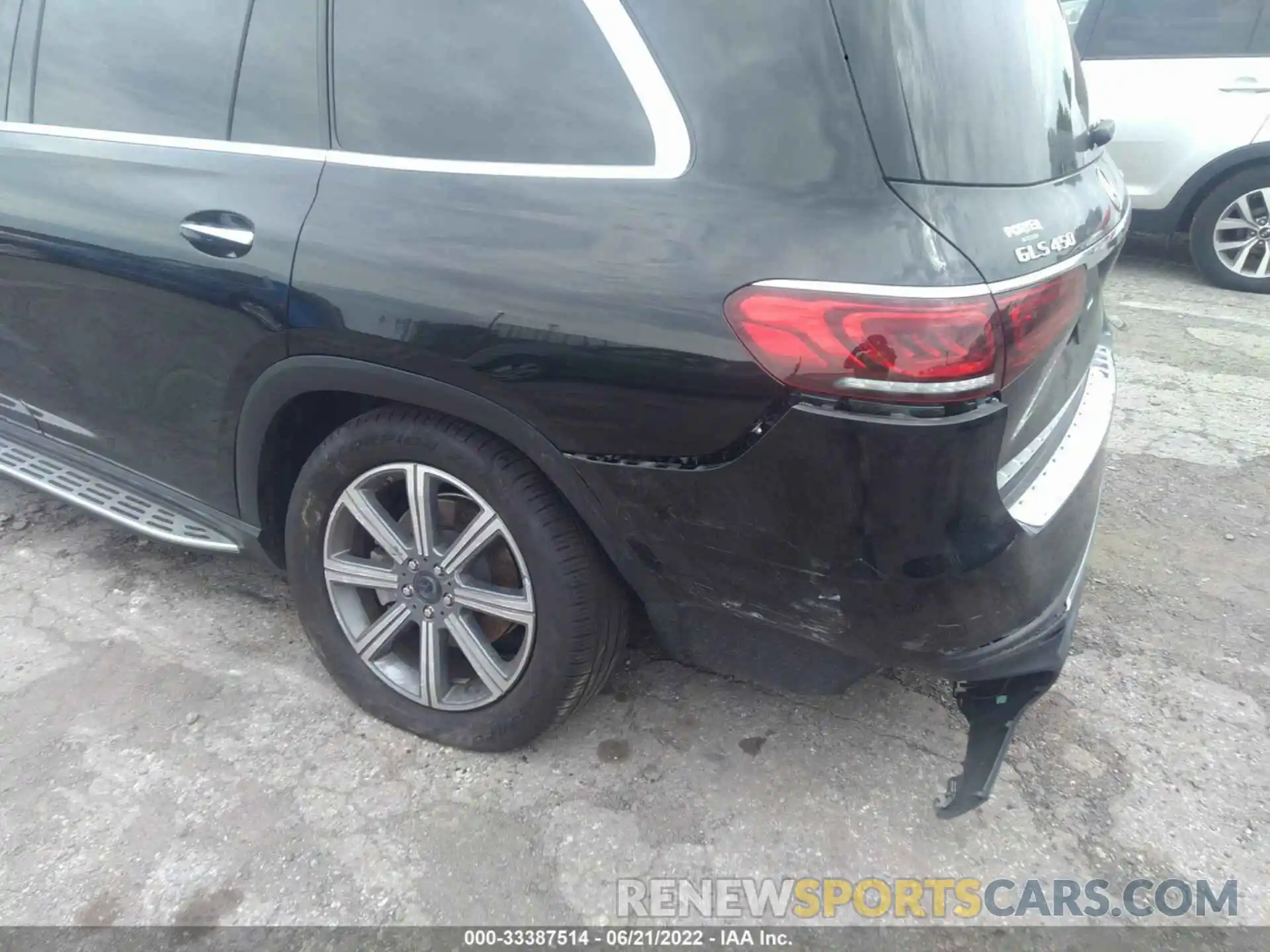 12 Photograph of a damaged car 4JGFF5KE3LA228597 MERCEDES-BENZ GLS 2020