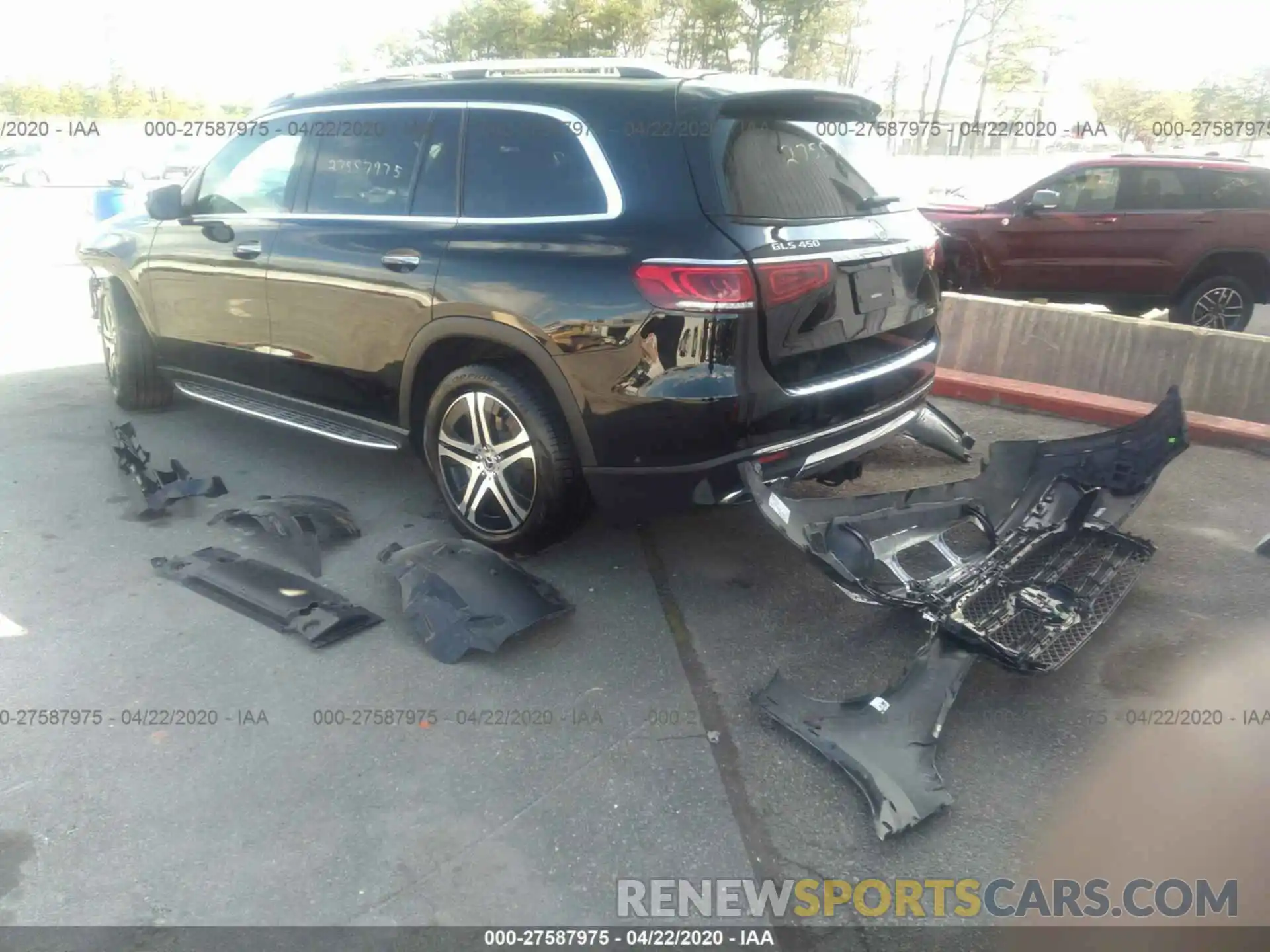 3 Photograph of a damaged car 4JGFF5KE5LA163817 MERCEDES-BENZ GLS 2020