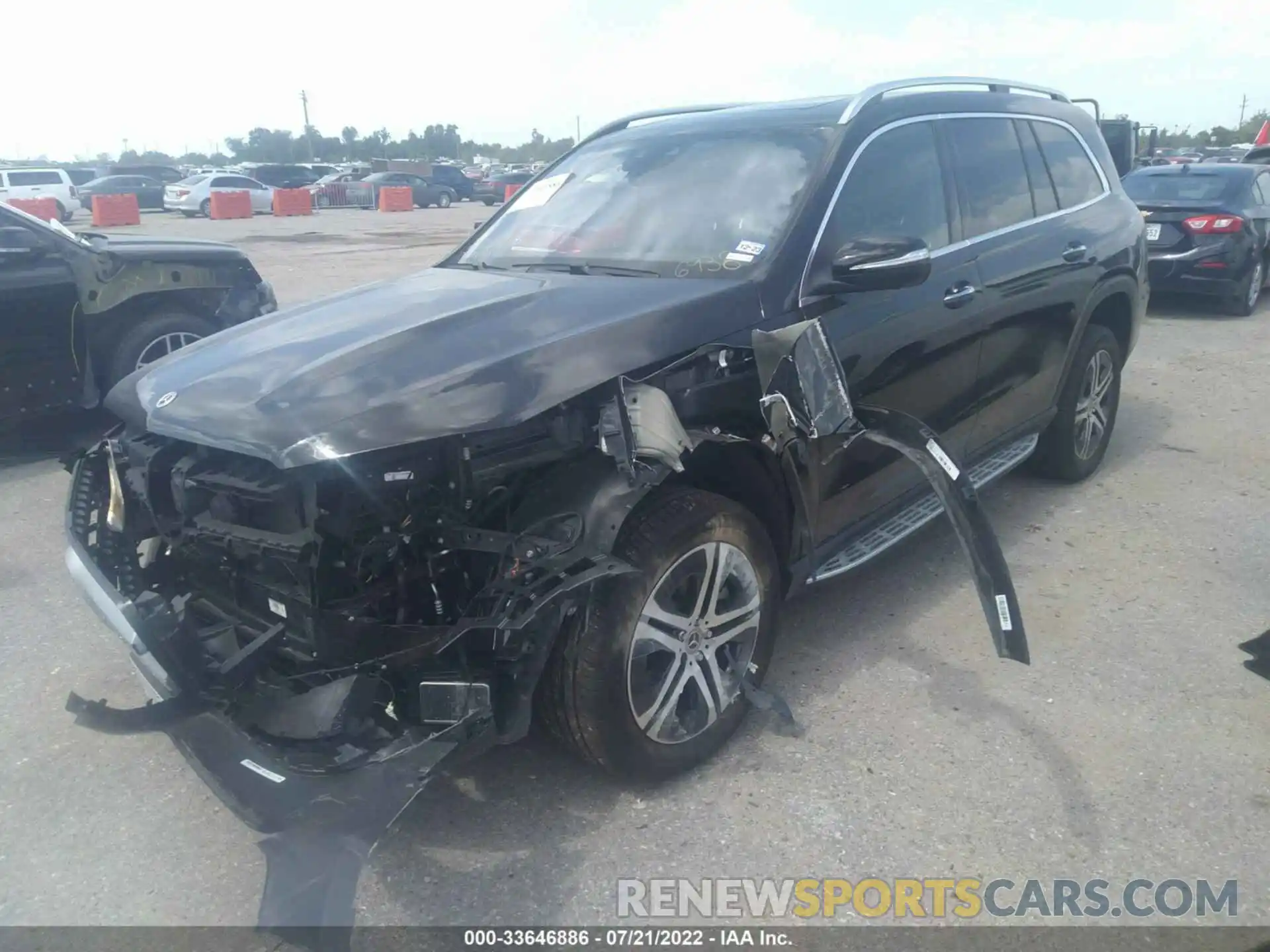 2 Photograph of a damaged car 4JGFF5KE0NA616938 MERCEDES-BENZ GLS 2022