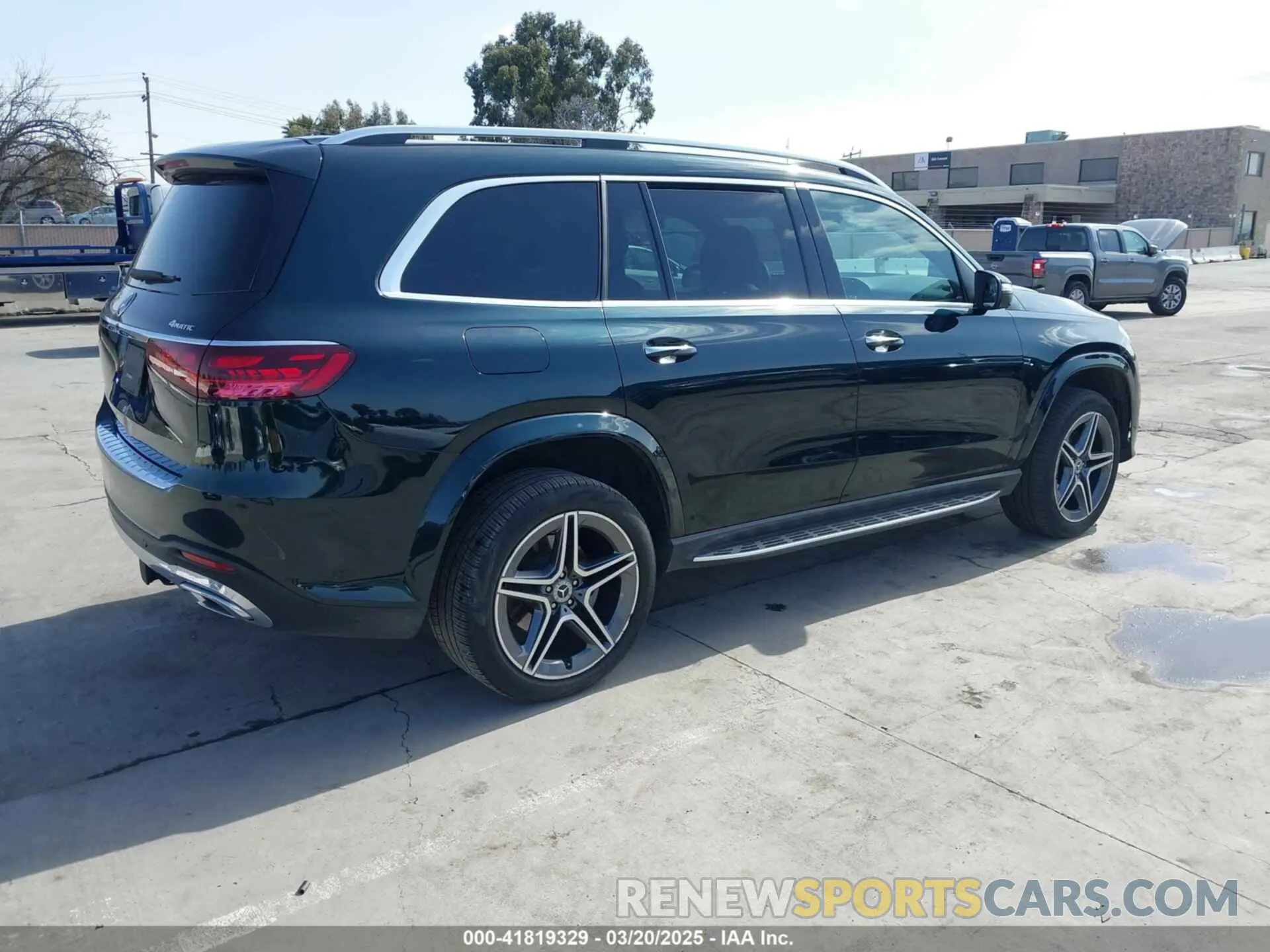 4 Photograph of a damaged car 4JGFF5KE3RB102873 MERCEDES-BENZ GLS 2024