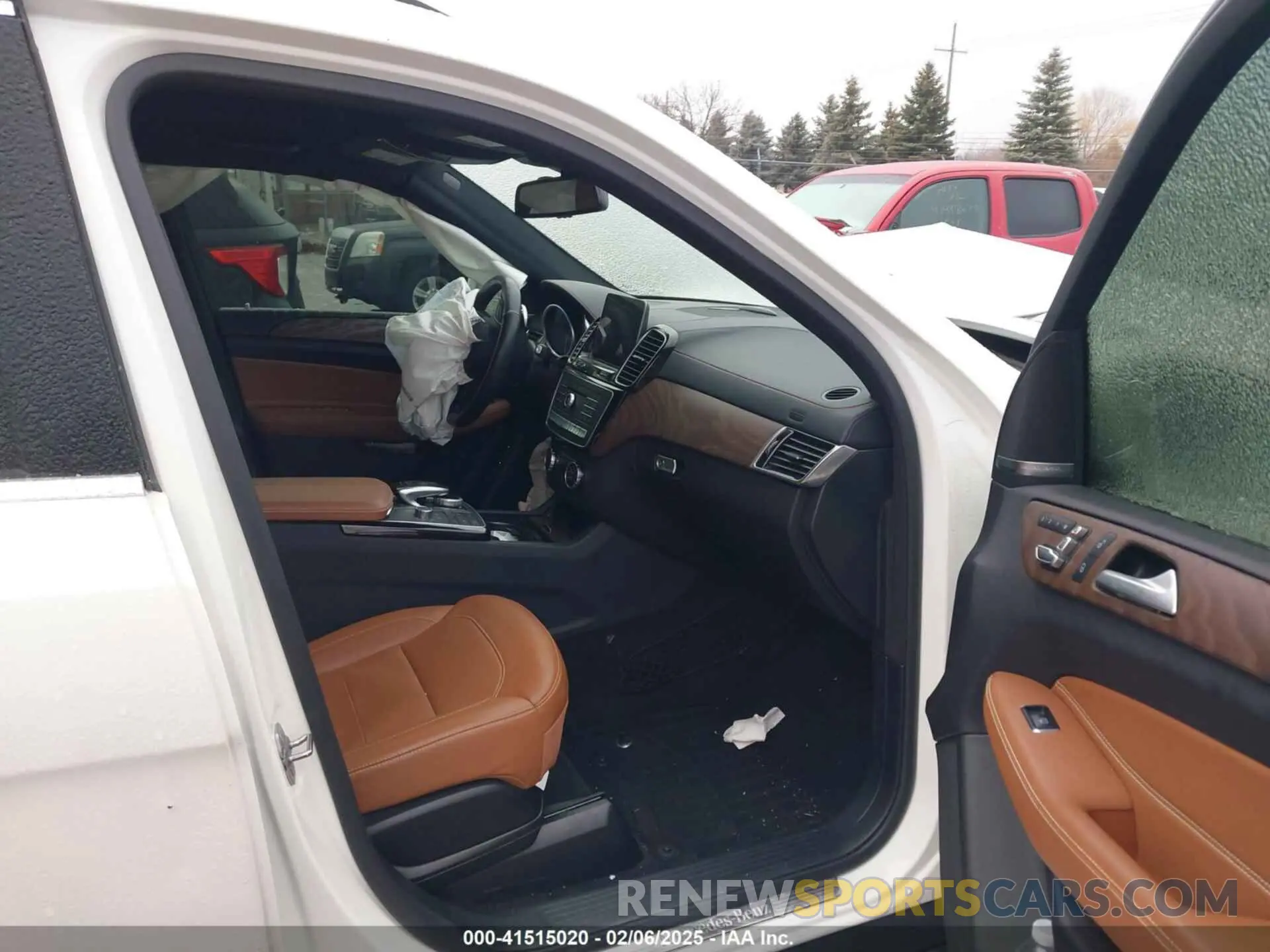 5 Photograph of a damaged car 4JGDF6EE0KB228719 MERCEDES-BENZ GLS 450 2019