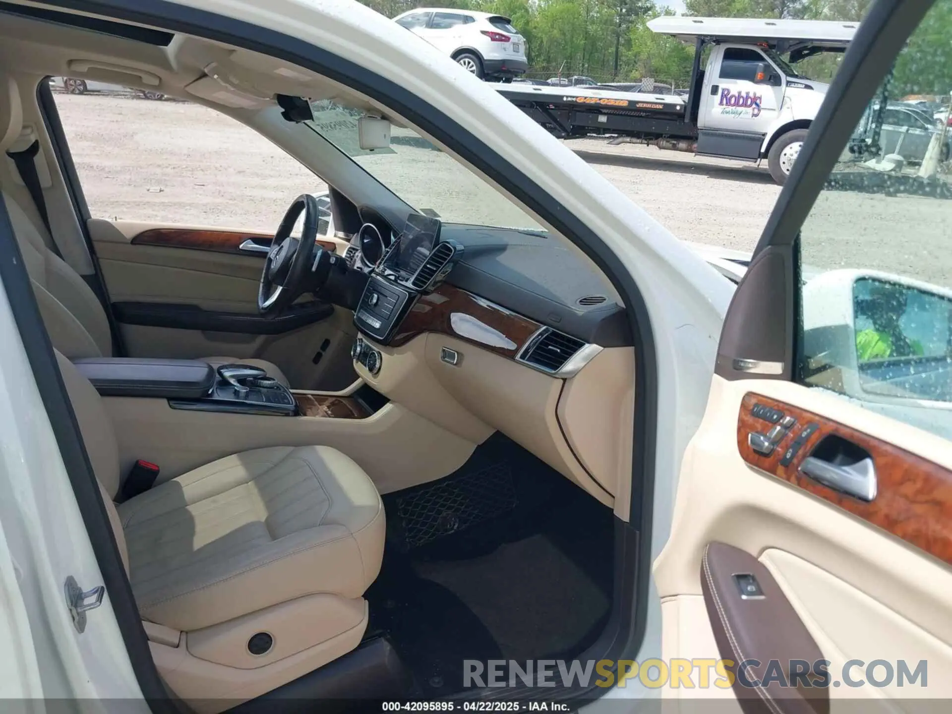 5 Photograph of a damaged car 4JGDF6EE0KB232821 MERCEDES-BENZ GLS 450 2019