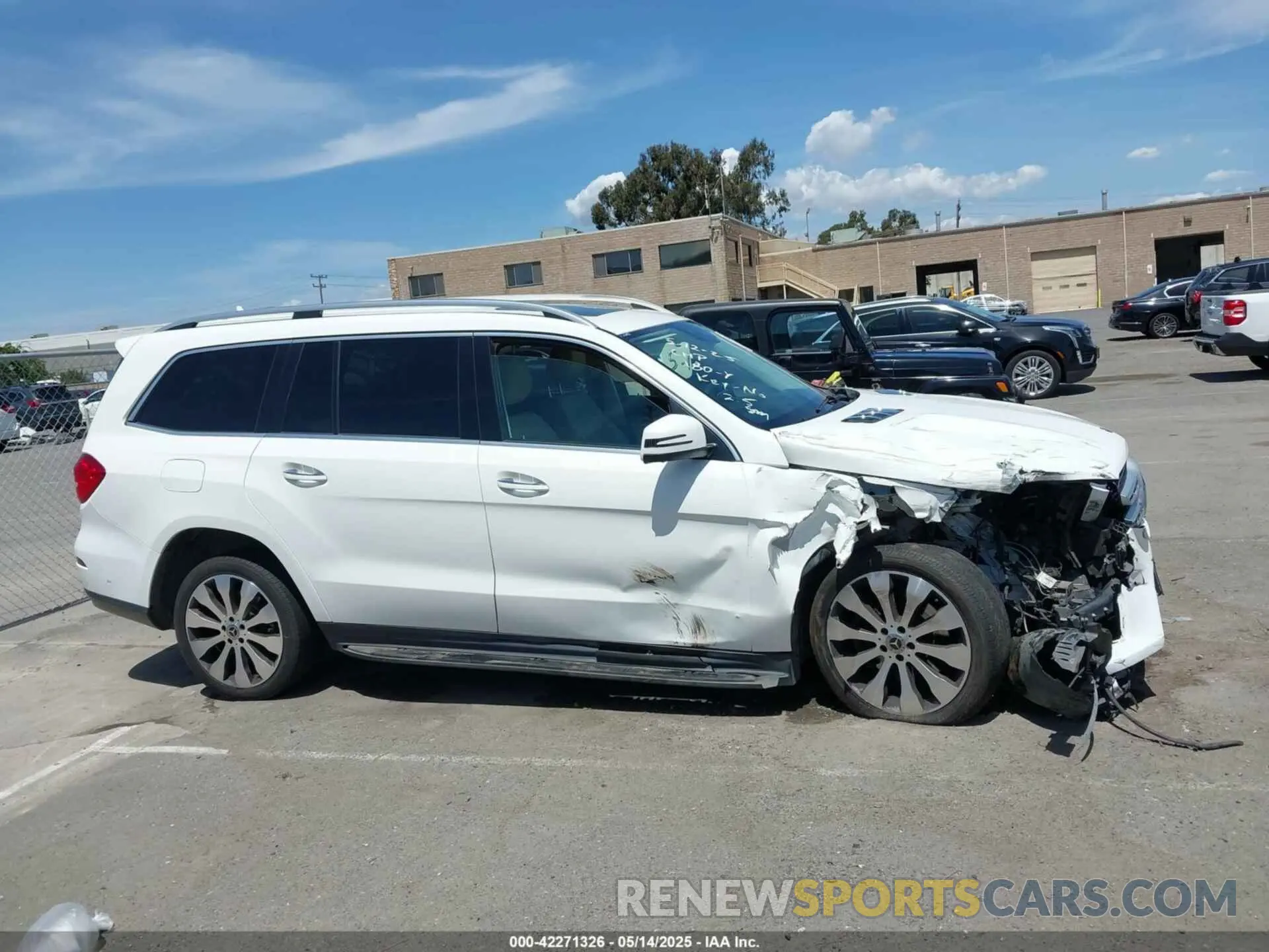 12 Photograph of a damaged car 4JGDF6EE0KB238926 MERCEDES-BENZ GLS 450 2019