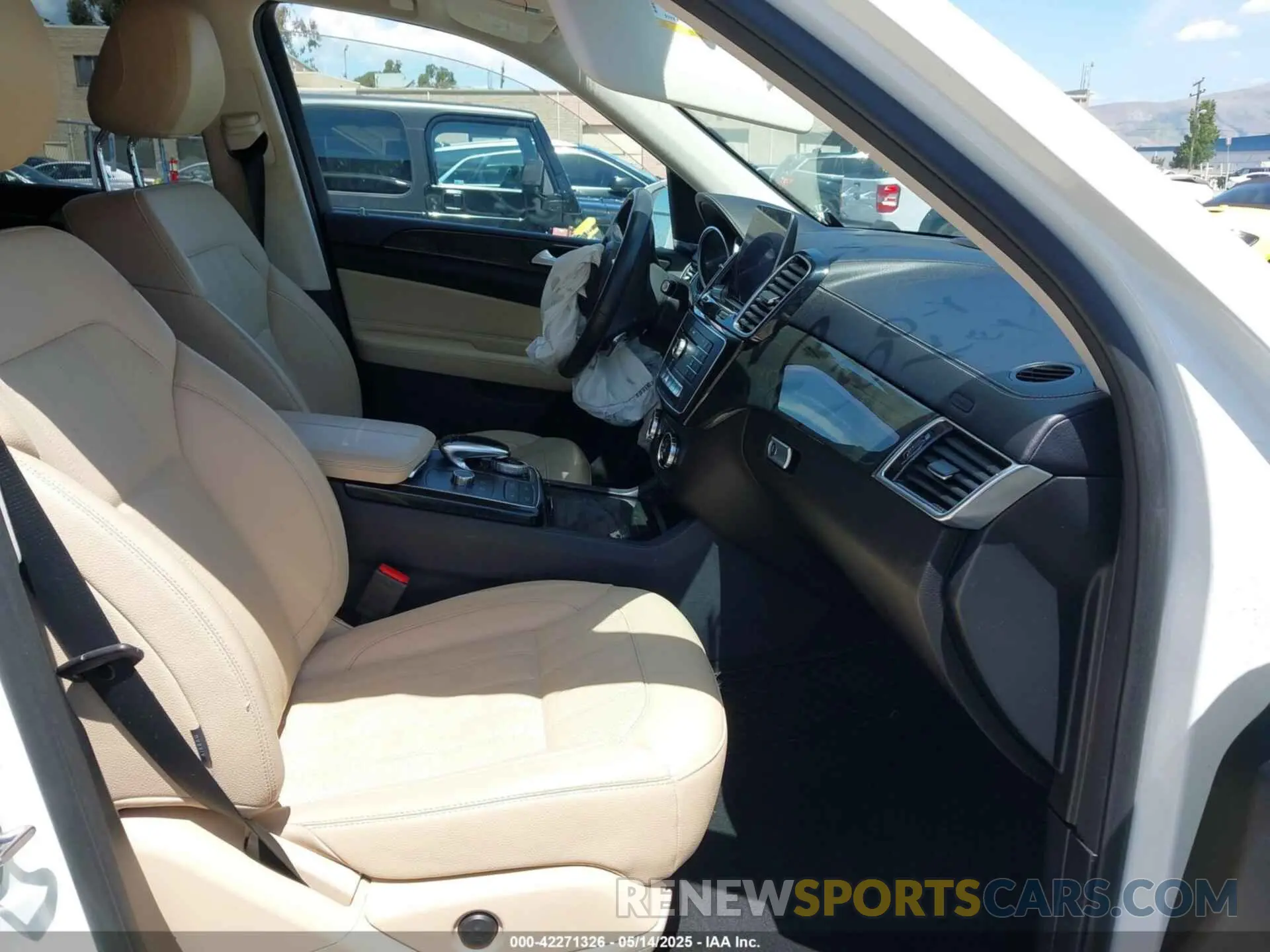 5 Photograph of a damaged car 4JGDF6EE0KB238926 MERCEDES-BENZ GLS 450 2019