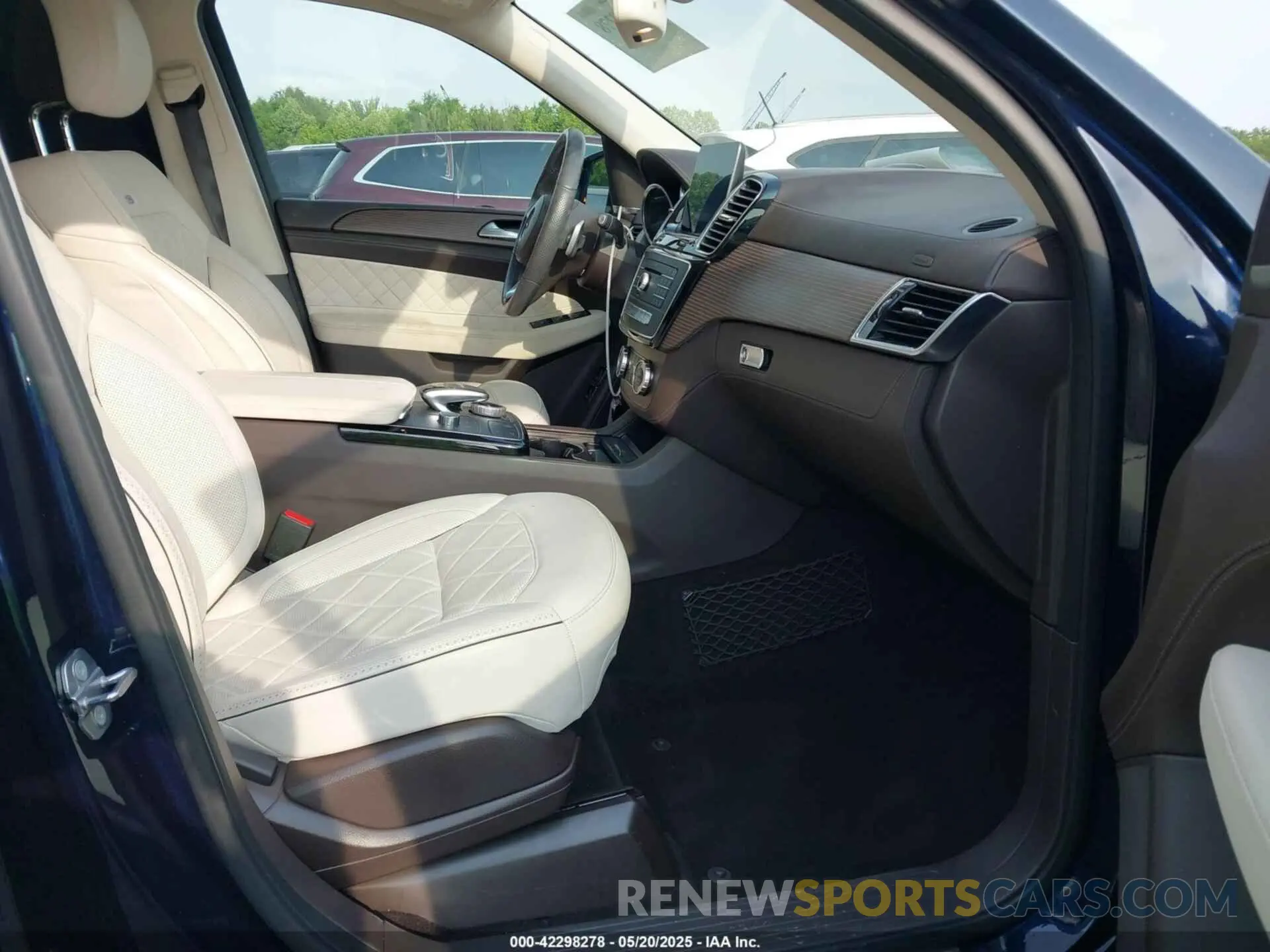 5 Photograph of a damaged car 4JGDF6EE1KB224162 MERCEDES-BENZ GLS 450 2019