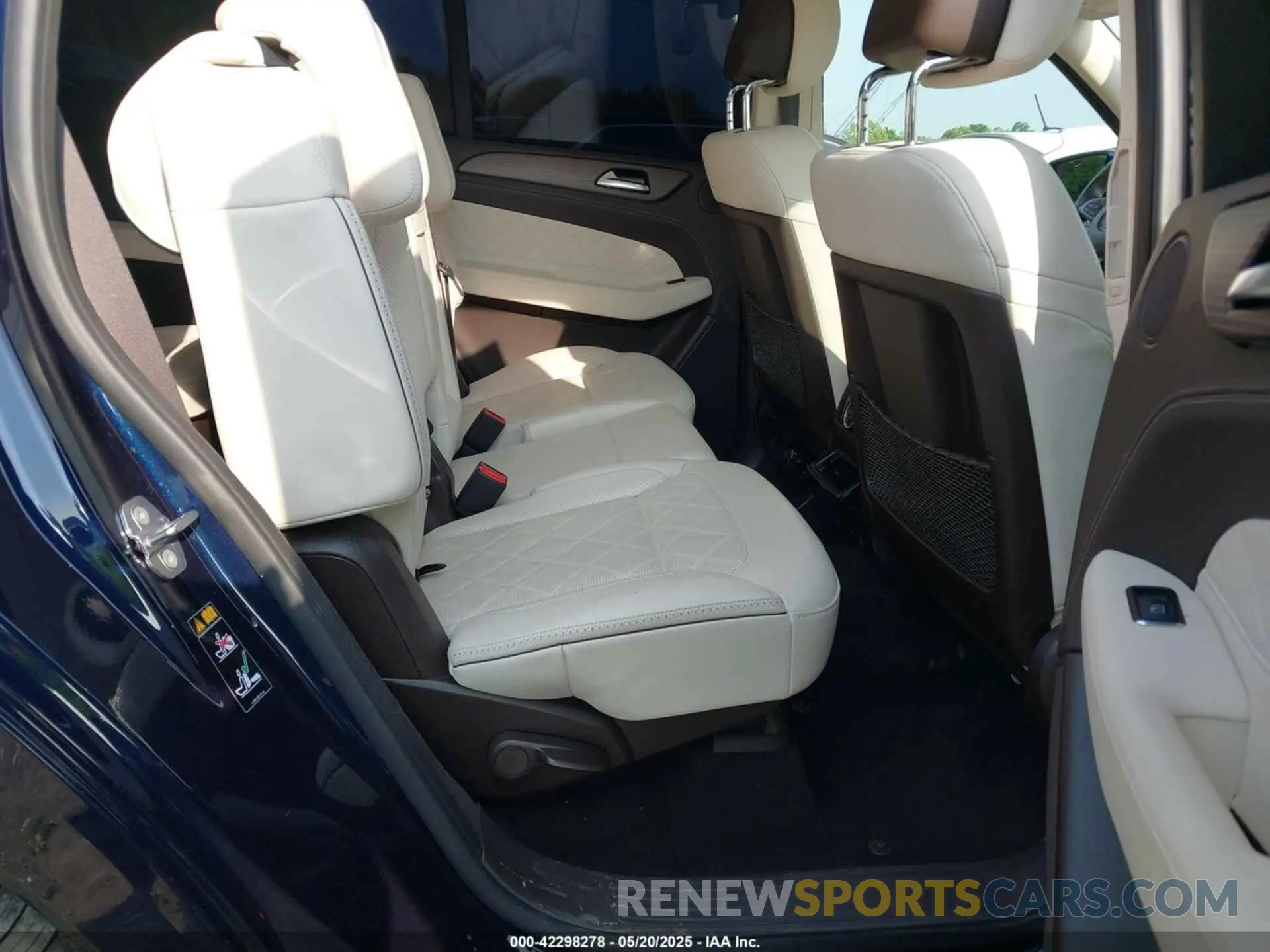 8 Photograph of a damaged car 4JGDF6EE1KB224162 MERCEDES-BENZ GLS 450 2019